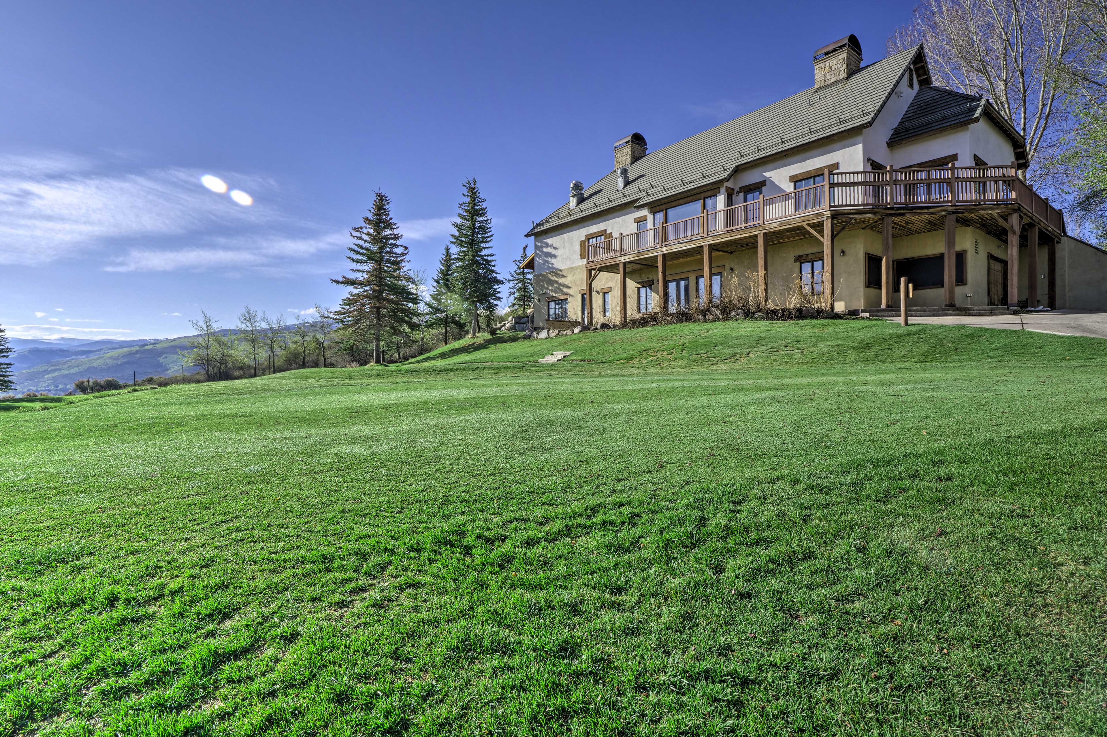 The property sits in the beautiful Cordillera Community.