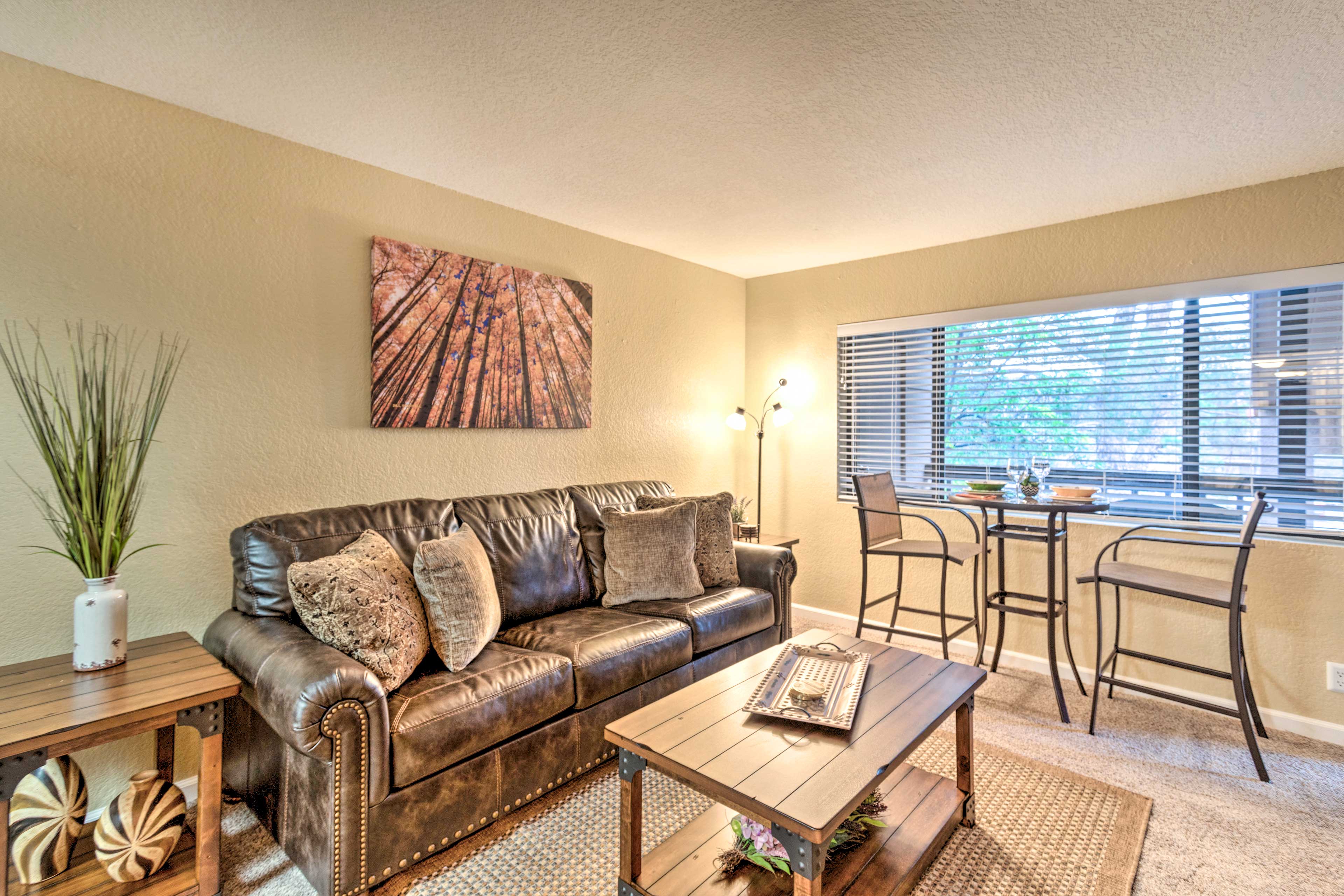 Enjoy a comfortable trip to Sedona in this well-equipped condo!