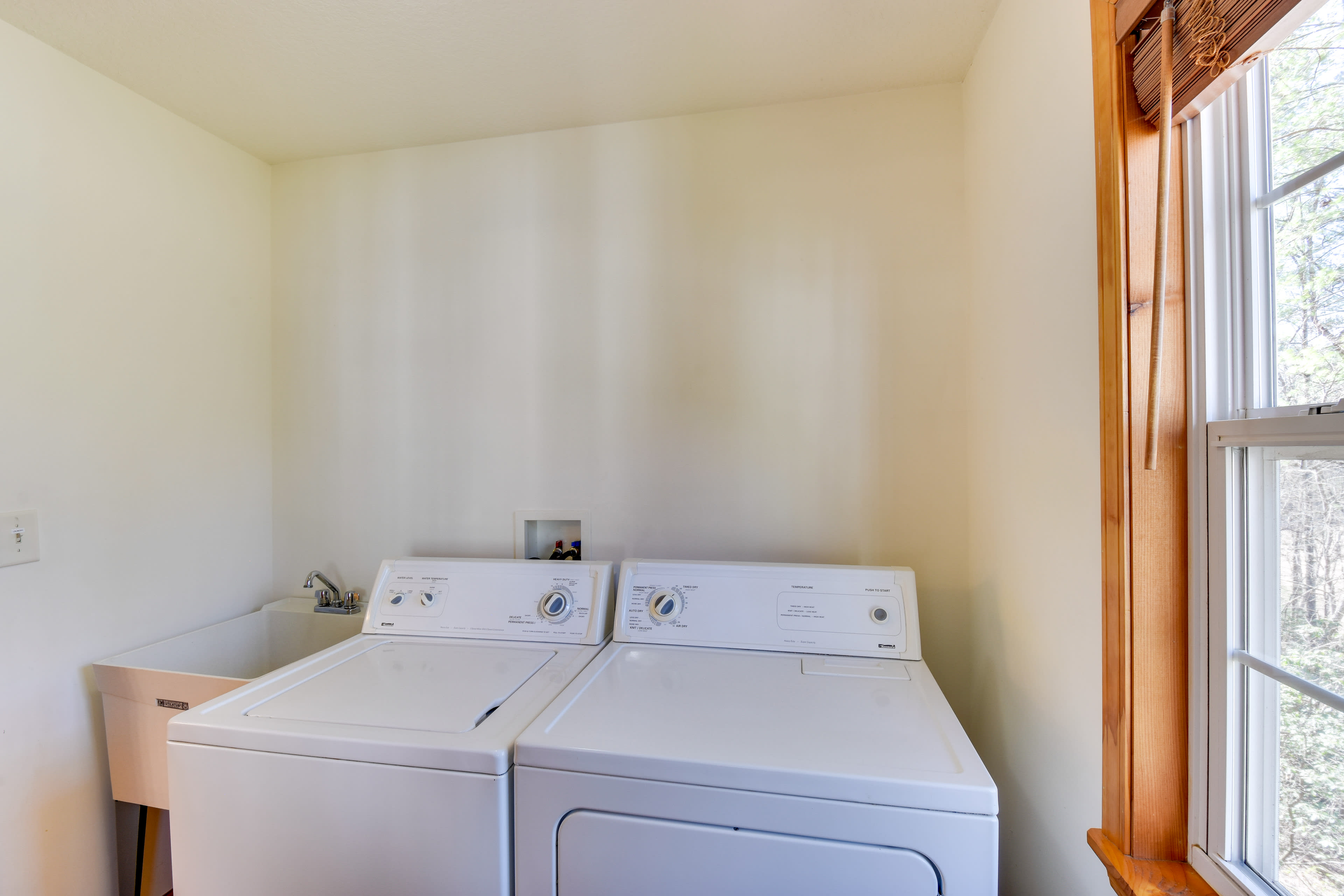 Laundry Room | Washer & Dryer