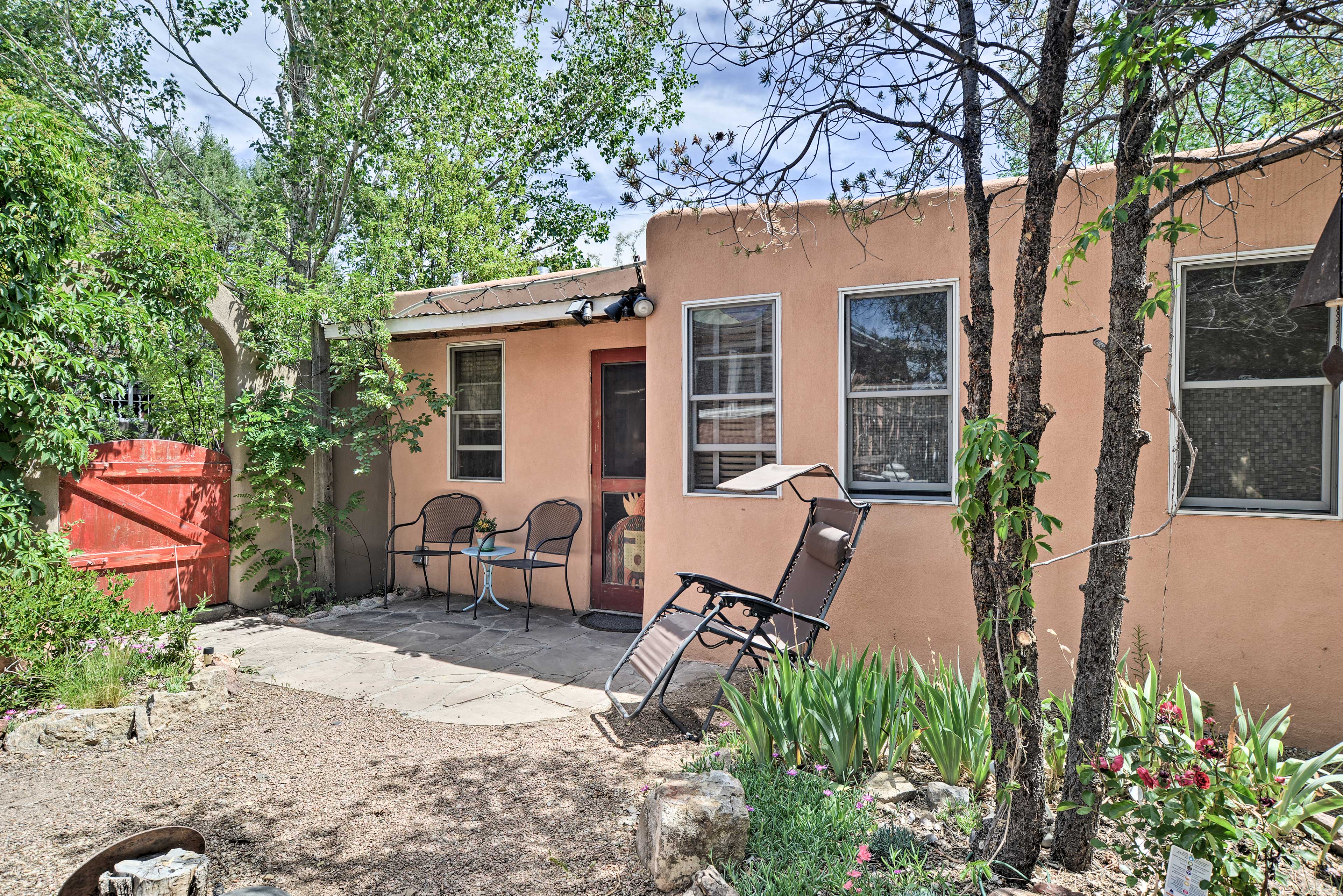 Santa Fe Vacation Rental | Studio | 1BA | 400 Sq Ft | Step-Free Access