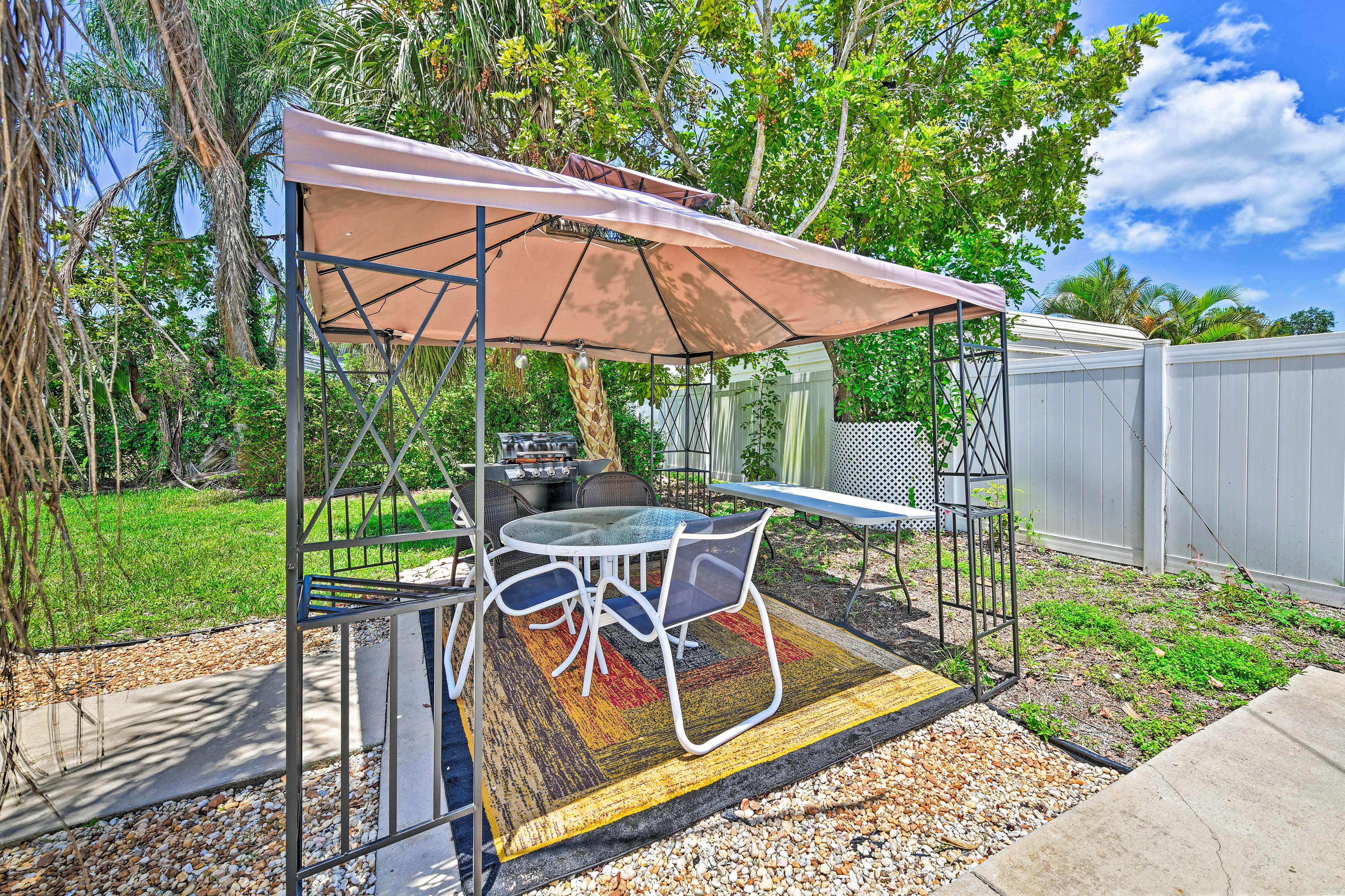 Have tasty breakfasts and savory barbecues under the private pergola.