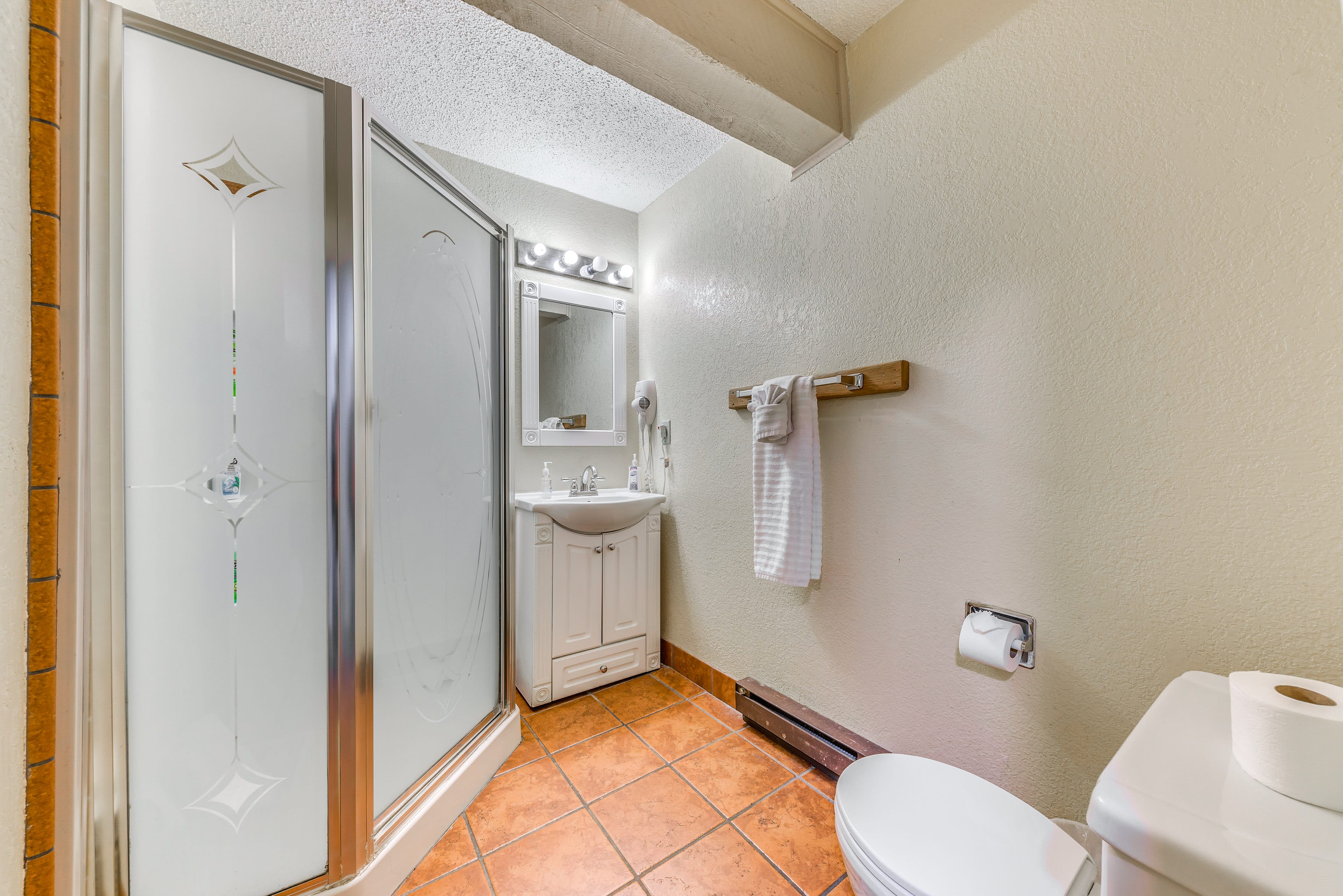 Full Bathroom | Walk-In Shower | Complimentary Toiletries