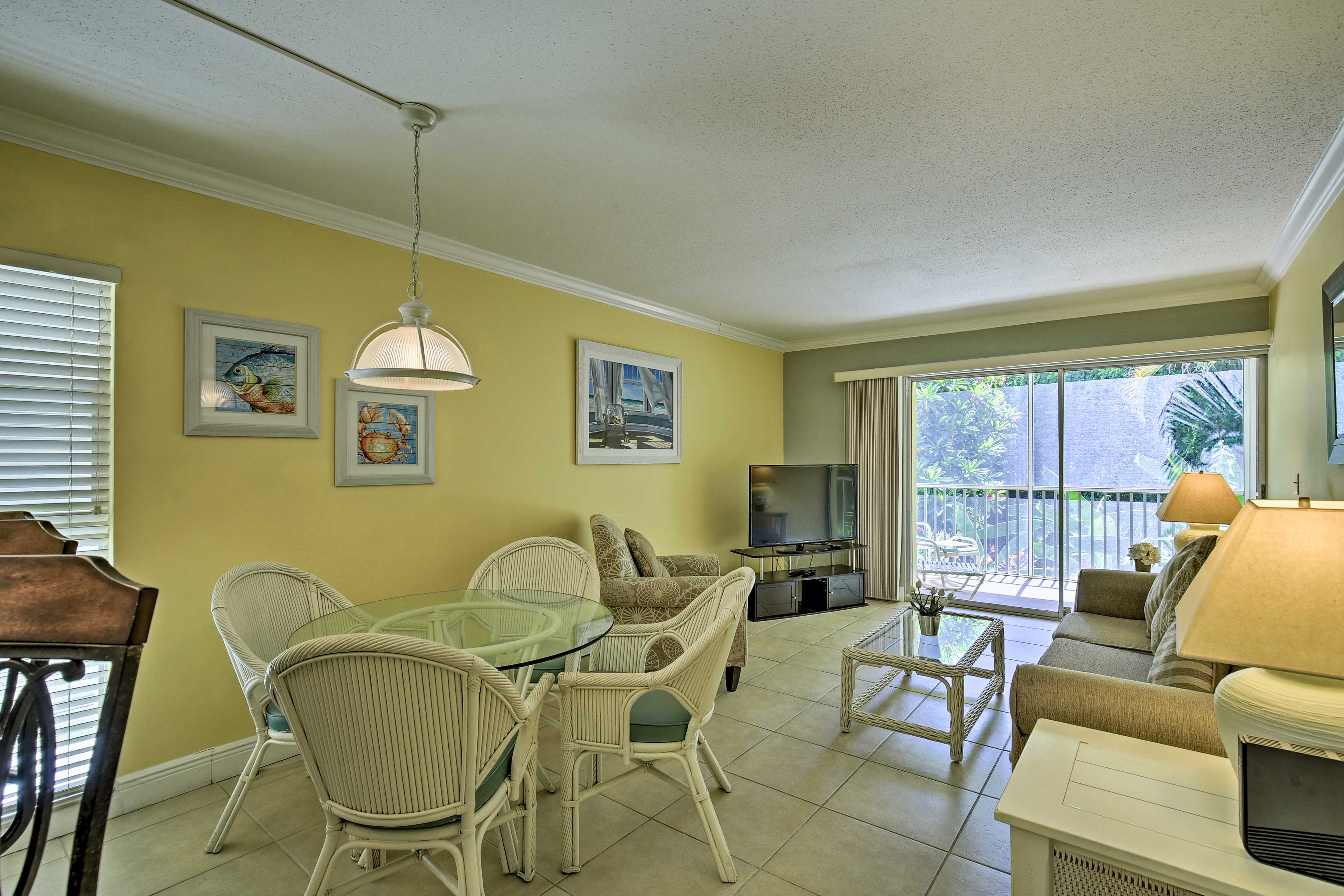 Longboat Key Vacation Rental | 1BR | 1BA | 831 Sq Ft | Steps to Enter