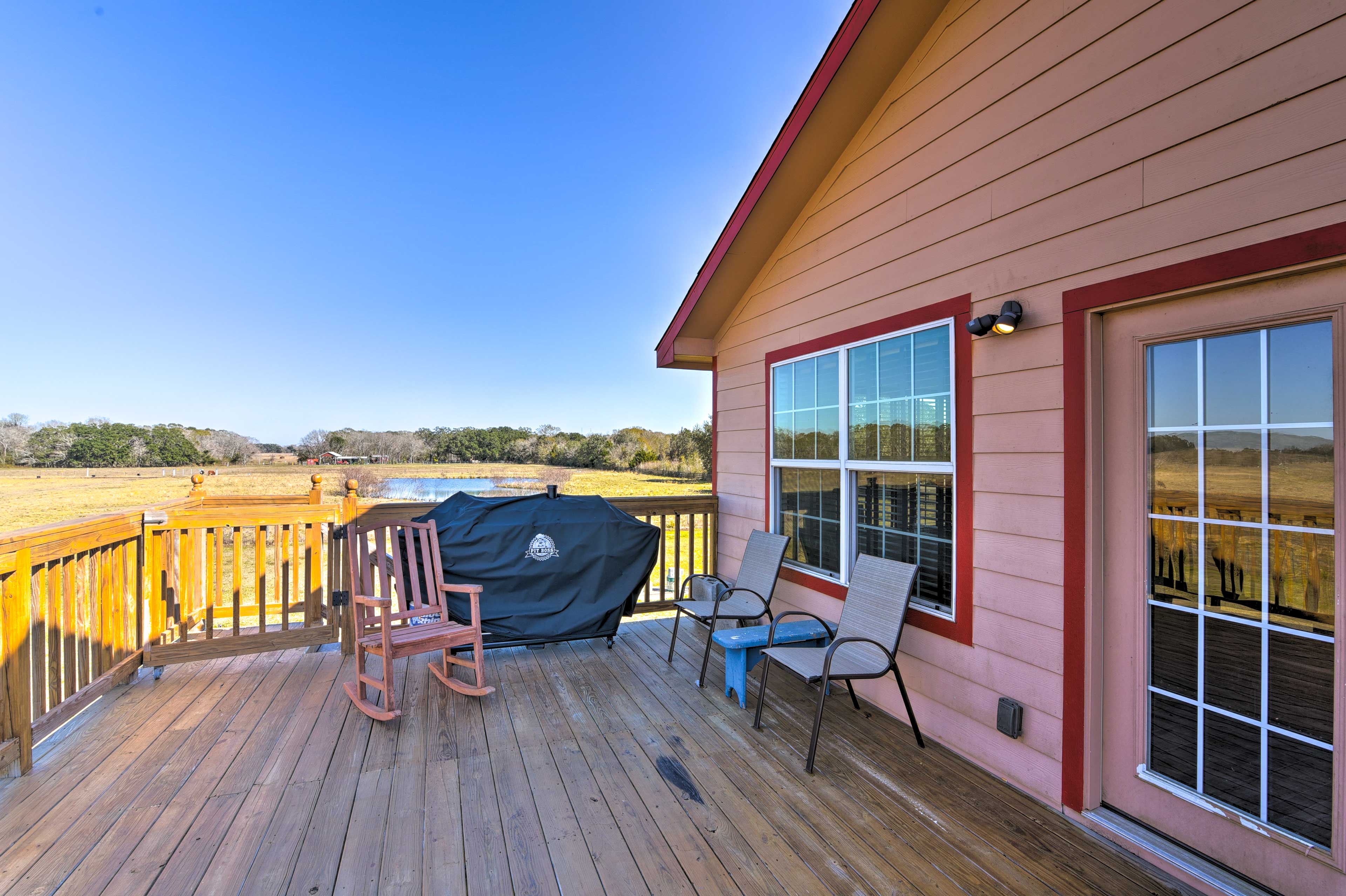 Private Deck | Gas Grill