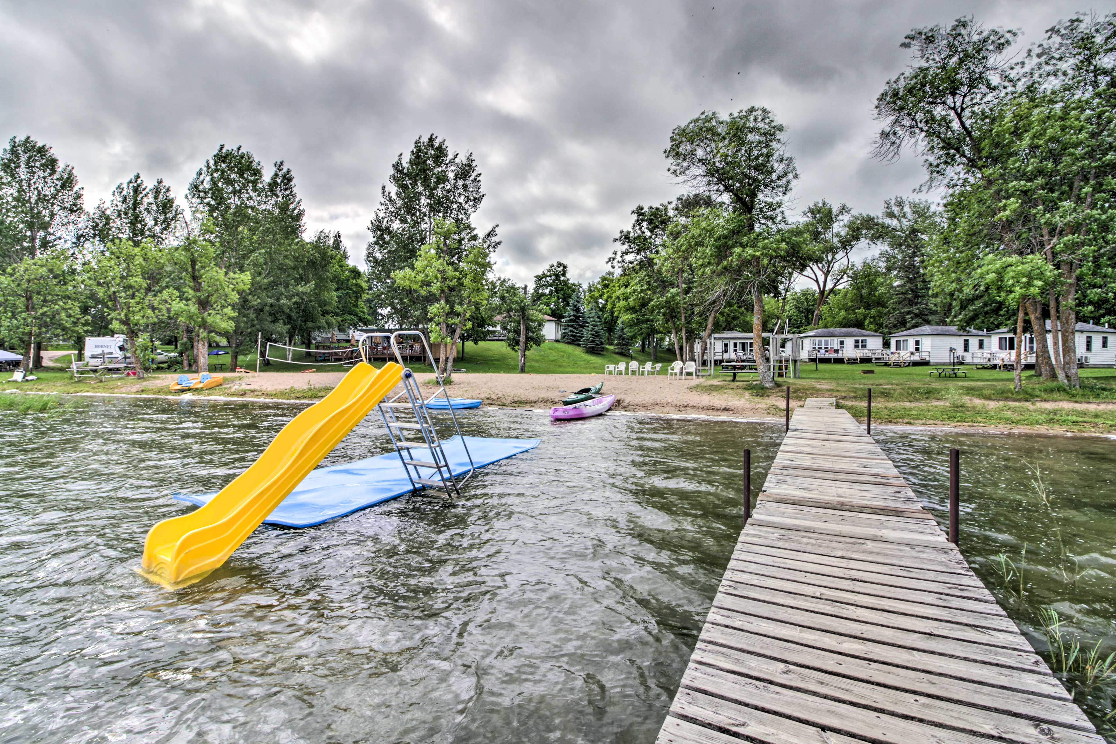 Take in the water views from this Star Lake retreat!