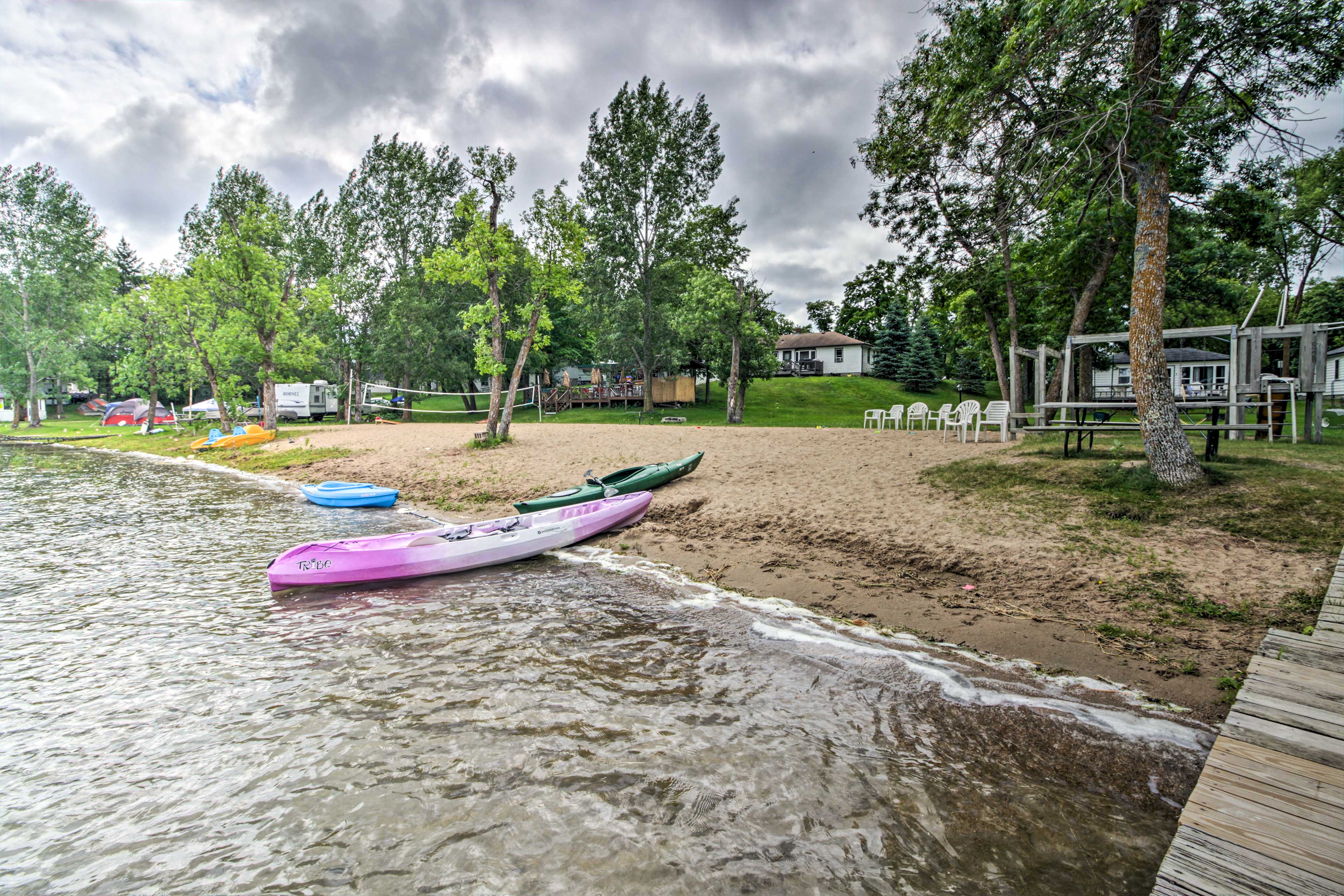 Boat rentals are available.