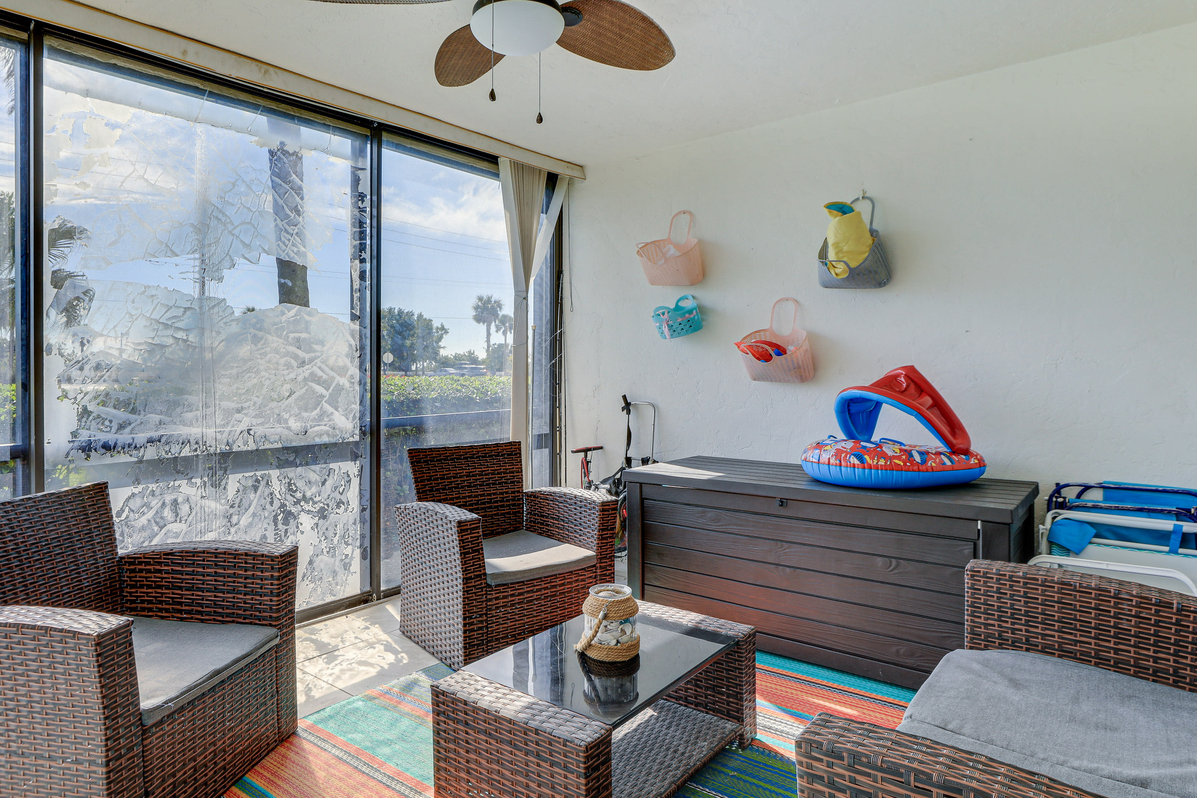 Enclosed Patio | Beach Gear Provided