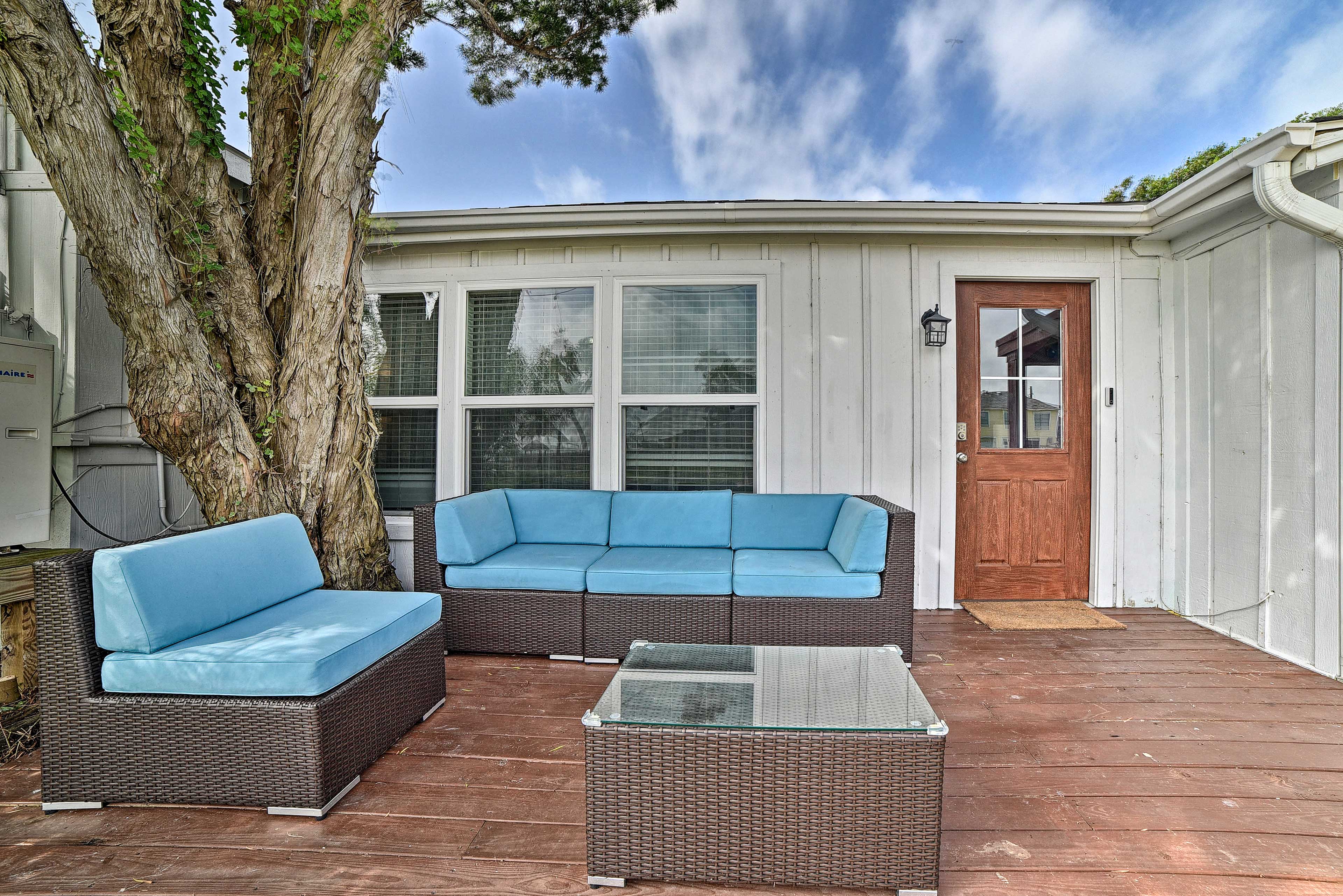 Outdoor Space | Deck | Patio Furniture | Bay Views