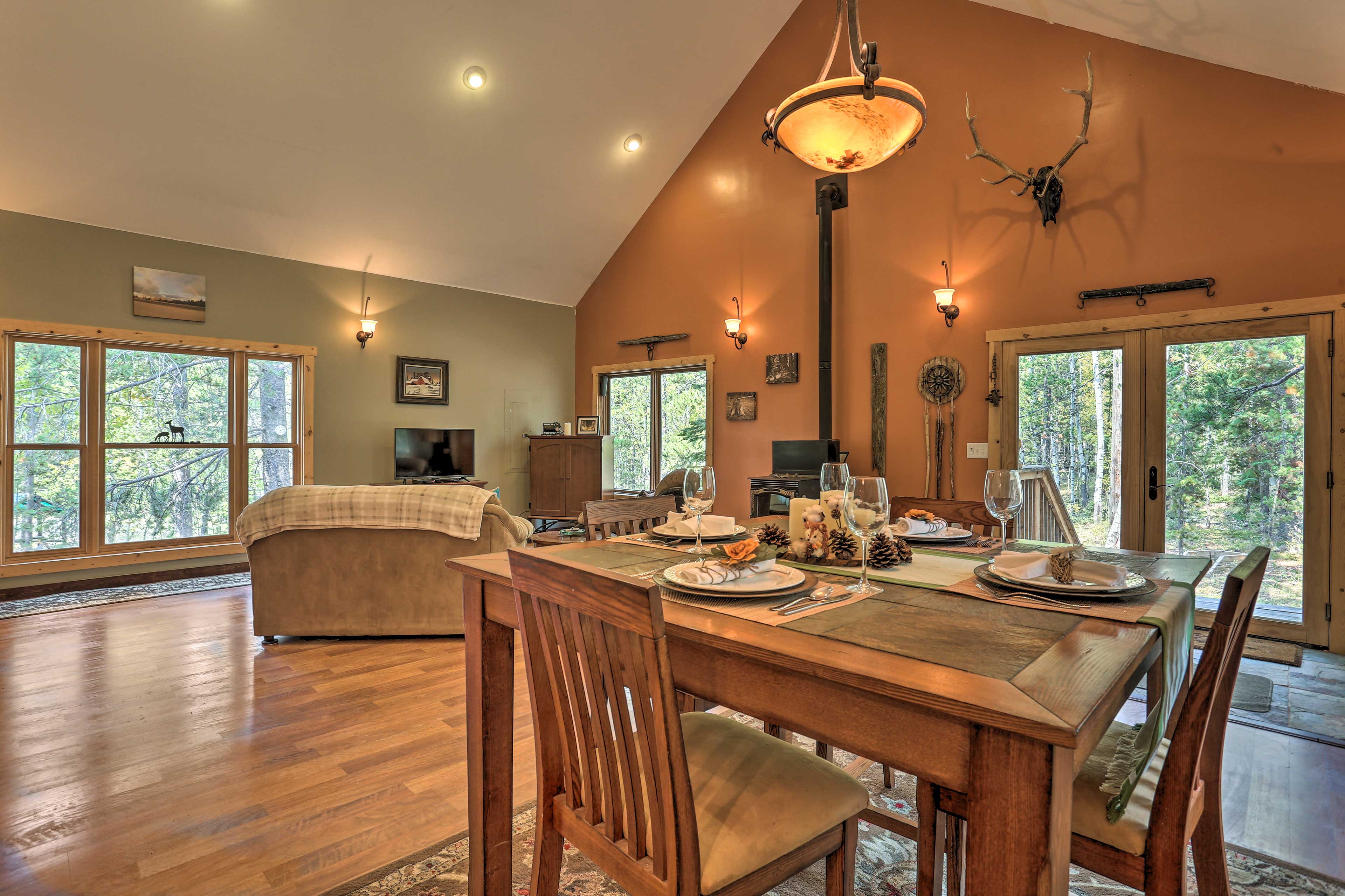 Dining Area | Dishware & Flatware