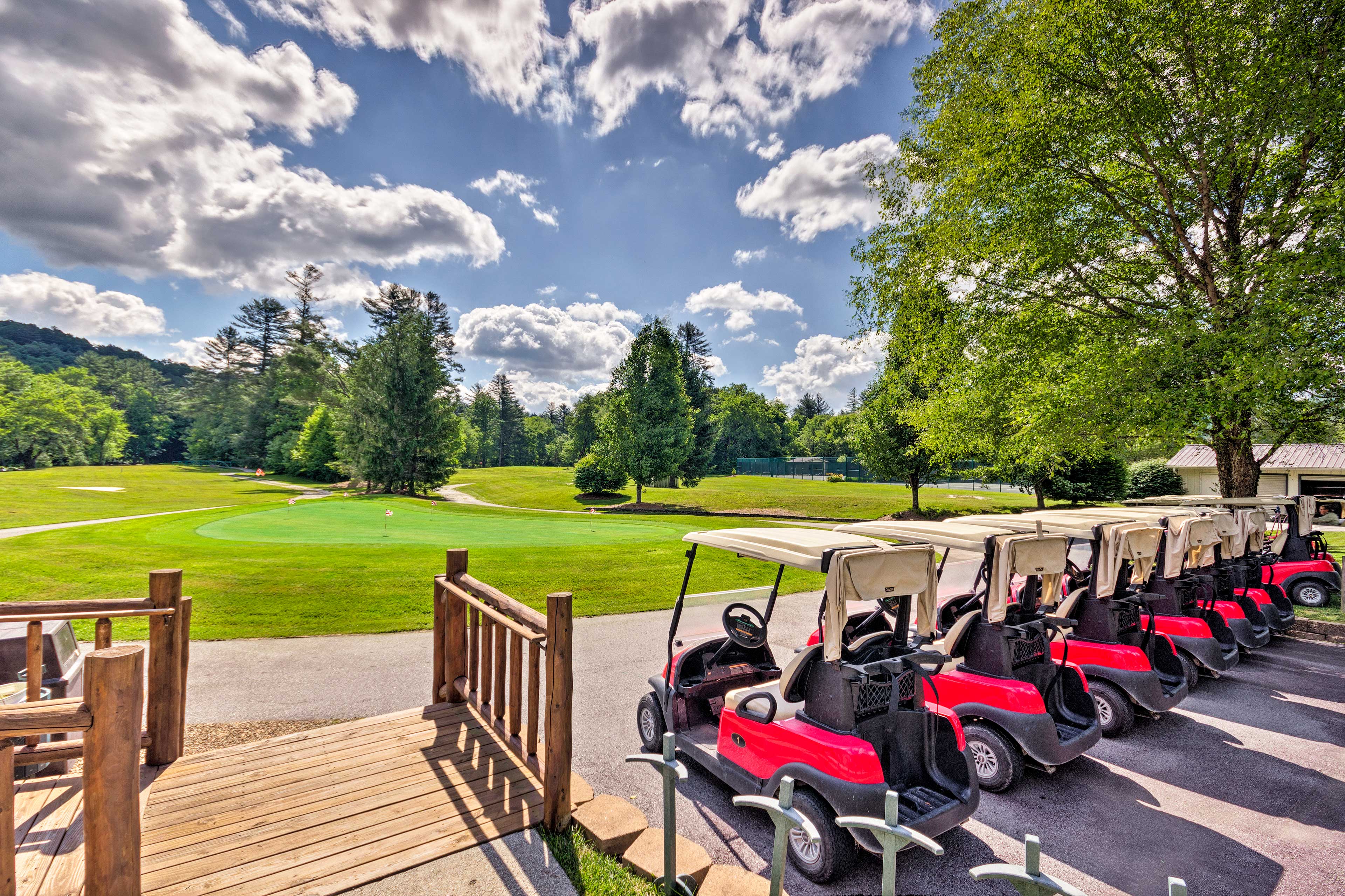 Sapphire Valley Resort Amenities | Golf Course