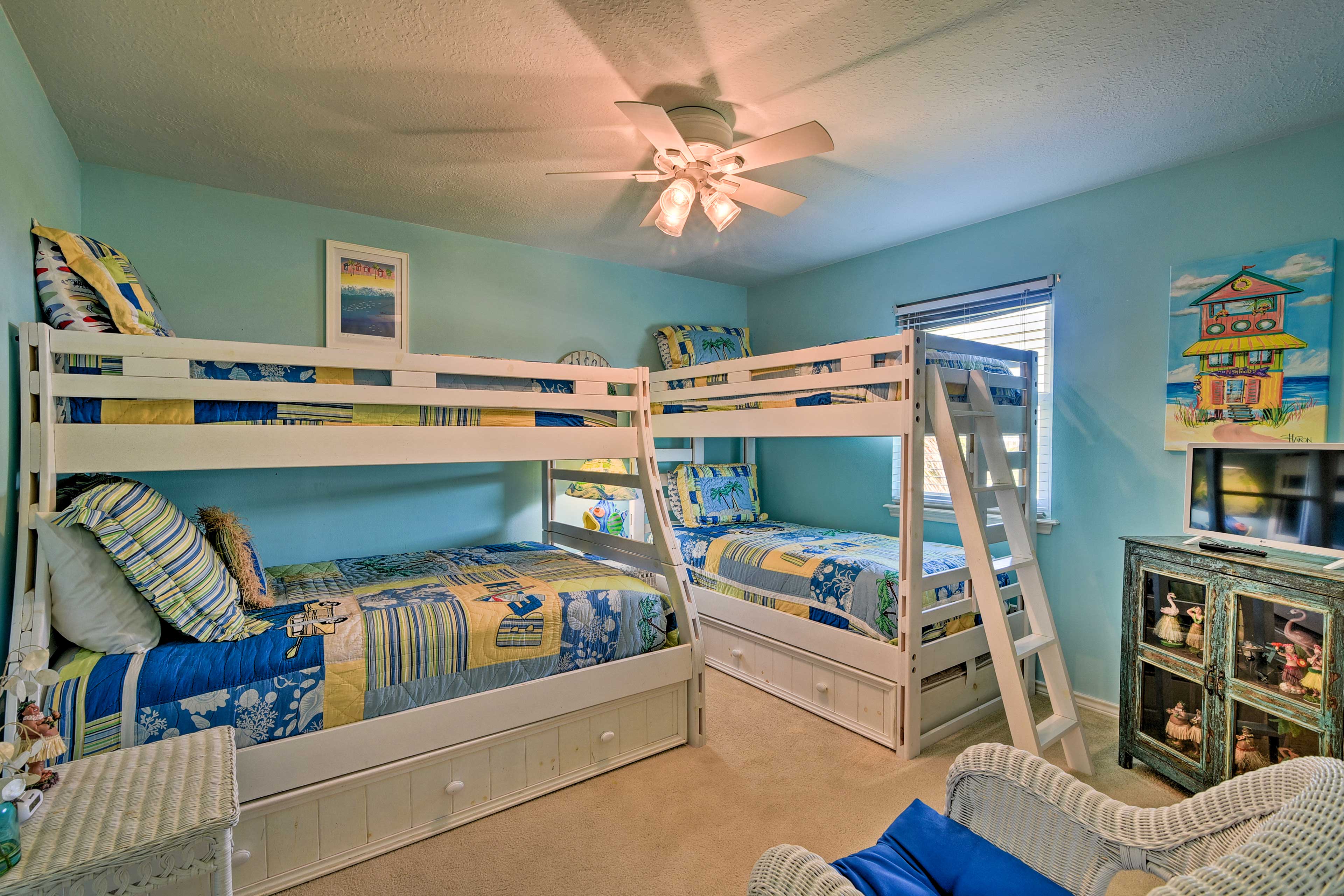 The bunk room is great for kids!