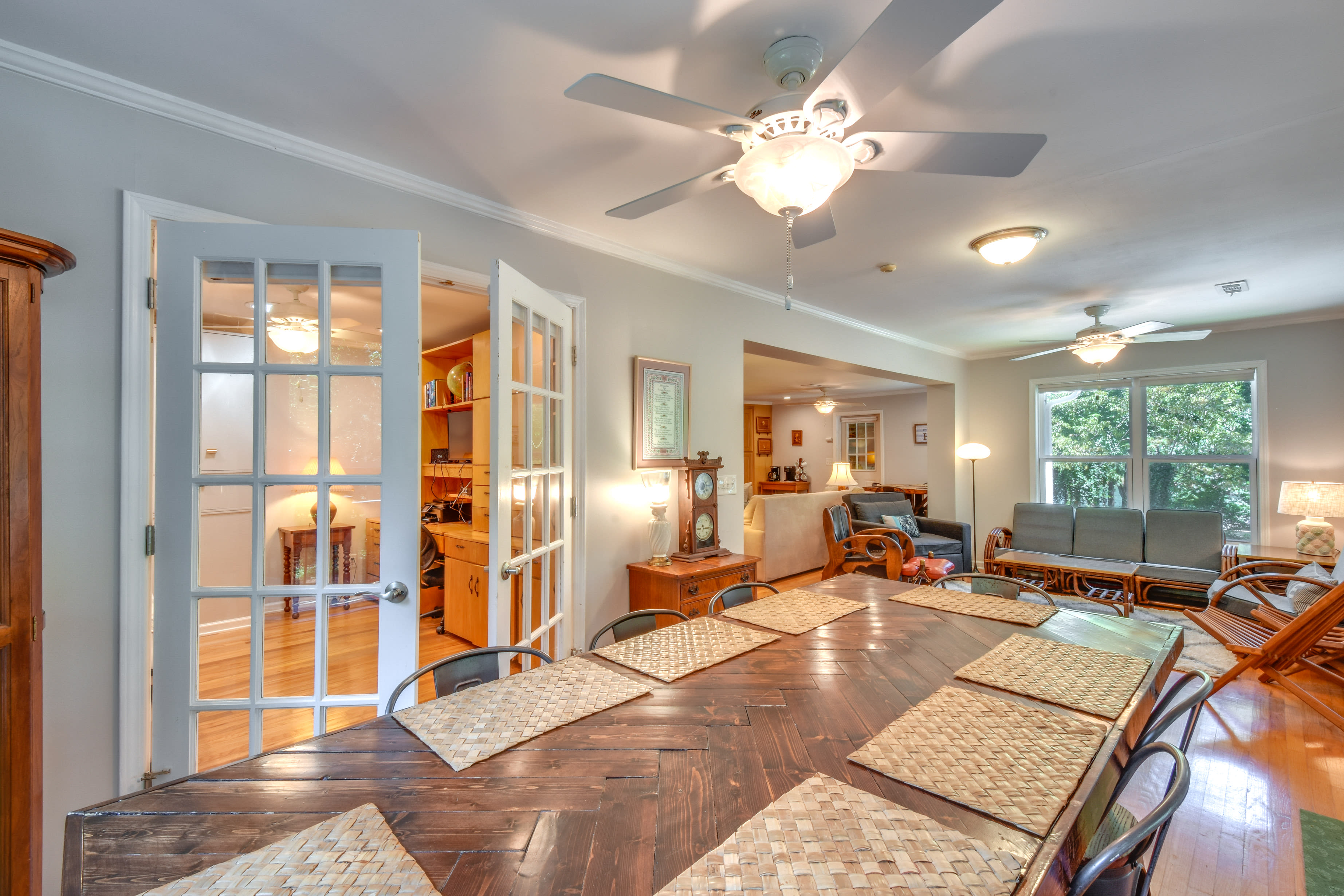 Dining Area | Dishware & Flatware