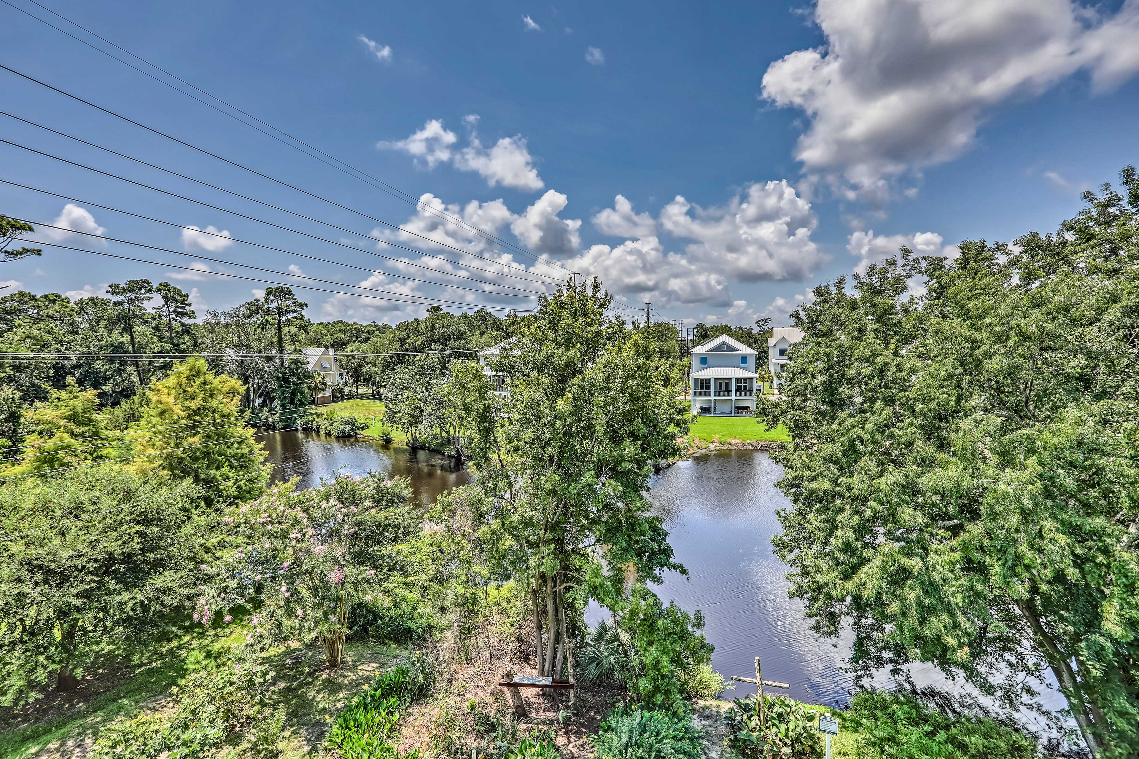 The house looks out over Flagg Pond.