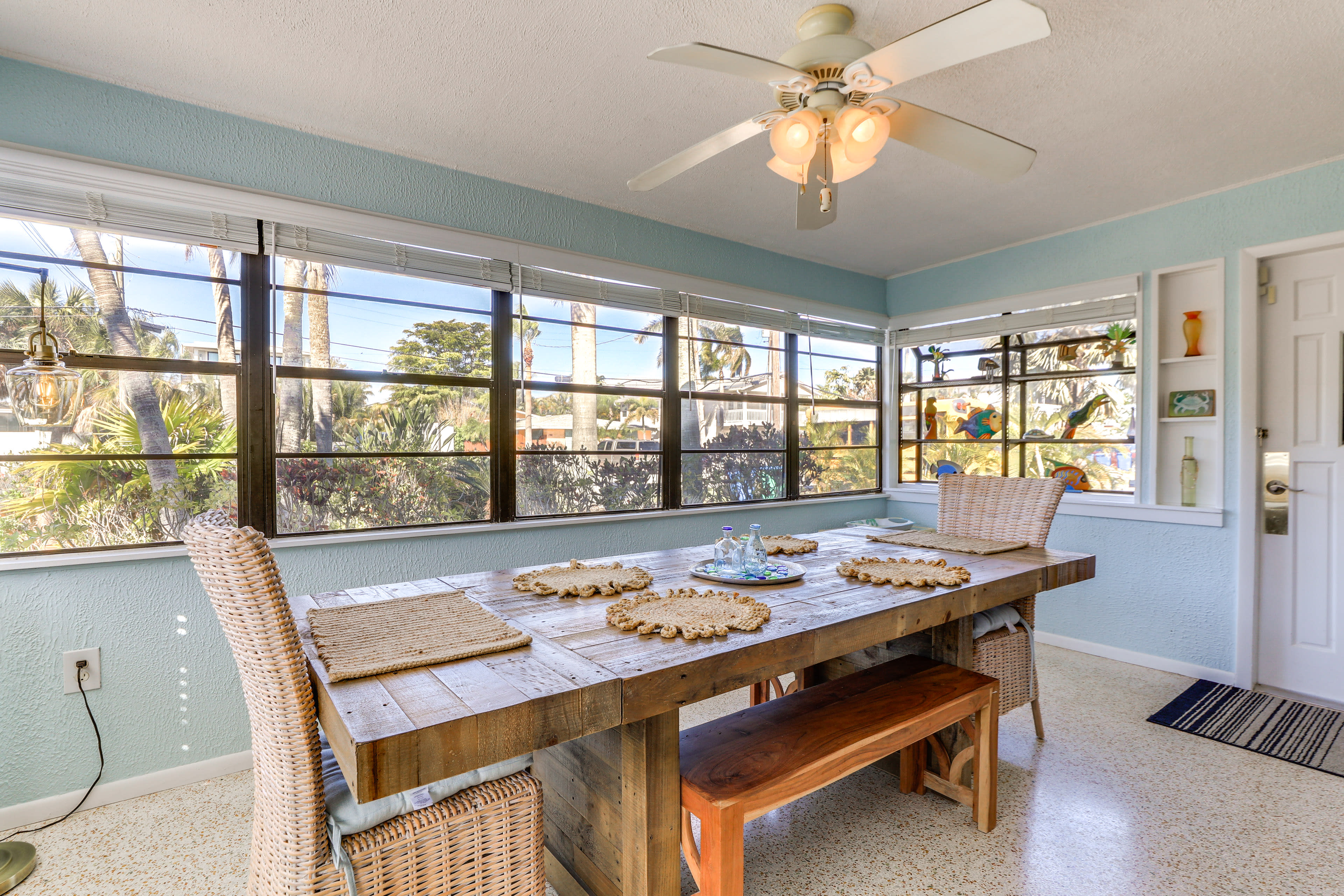 Dining Area | Air Conditioning