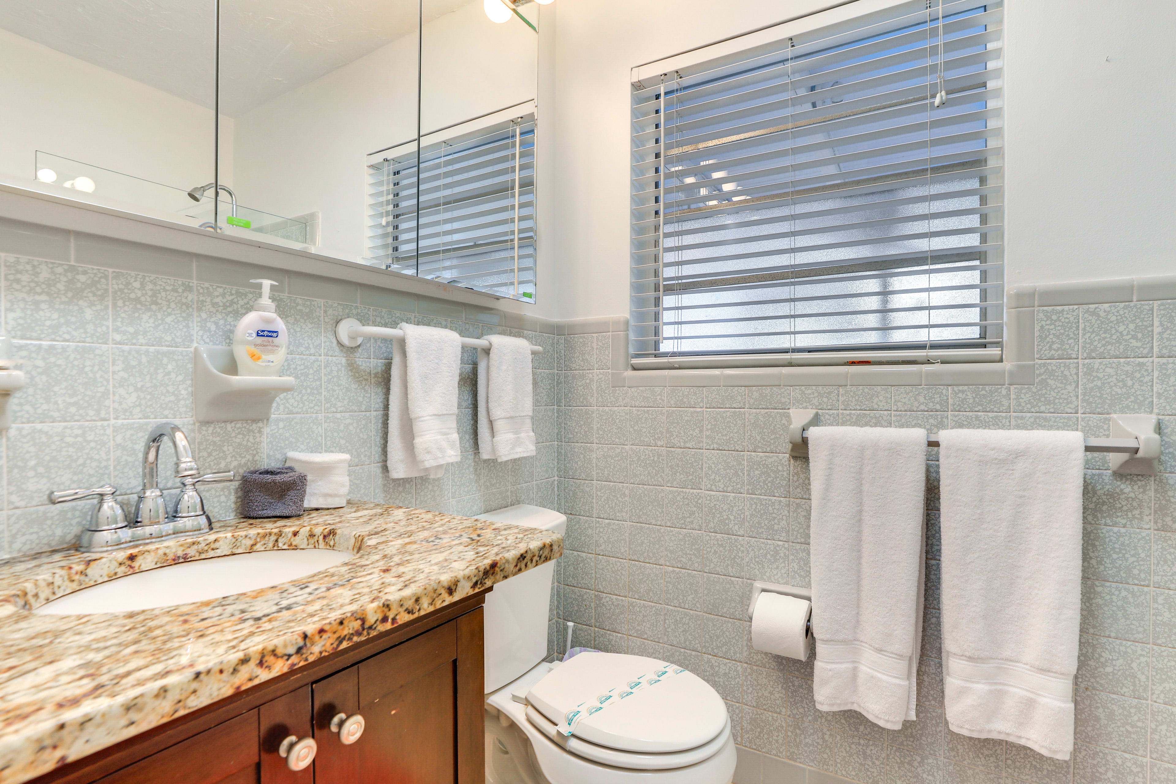 Full Bathroom | Linens & Towels Provided