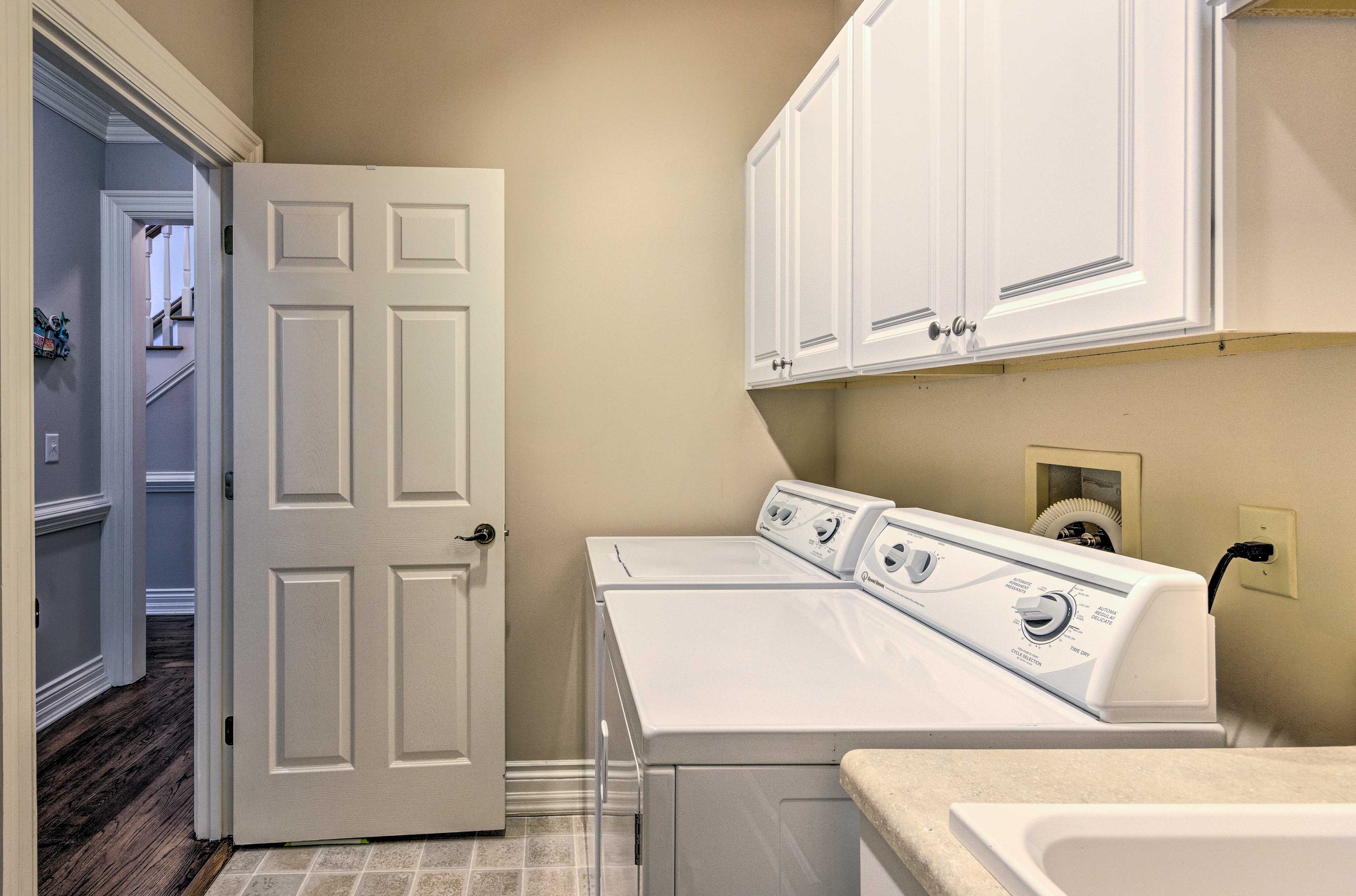 In-unit washer/dryer adds convenience to your stay.