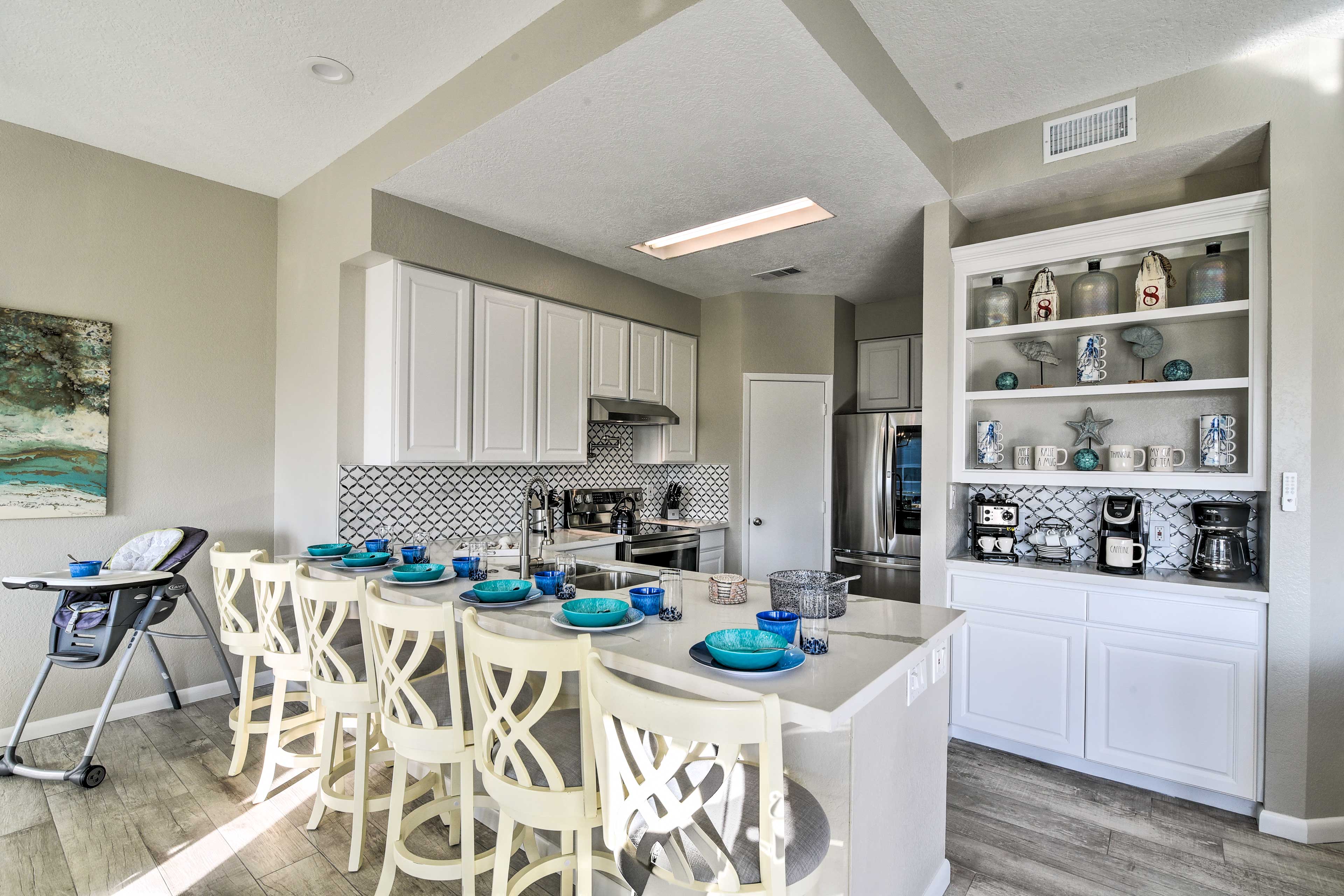 Fully Equipped Kitchen | Breakfast Bar