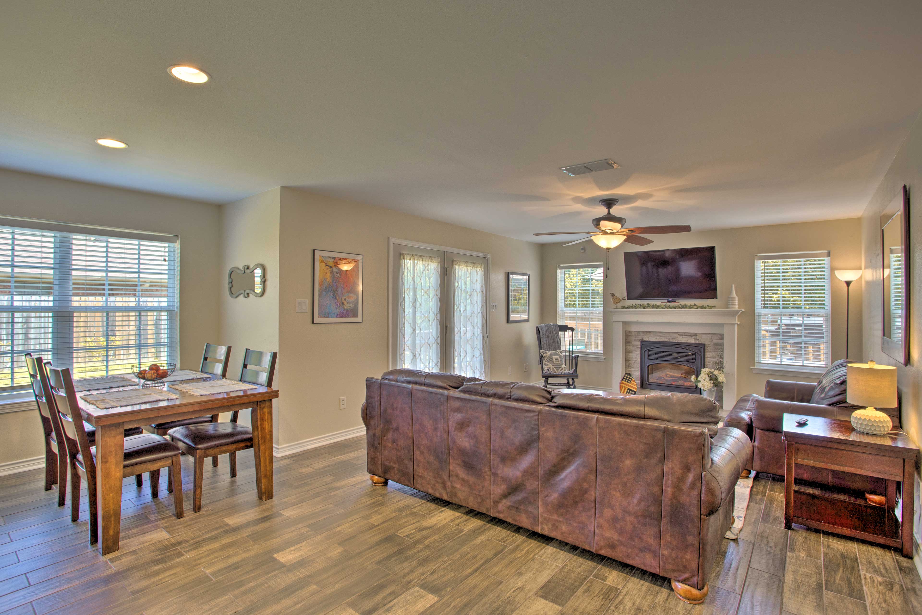 This 3-bed, 2.5-bath vacation rental is located in Longview.