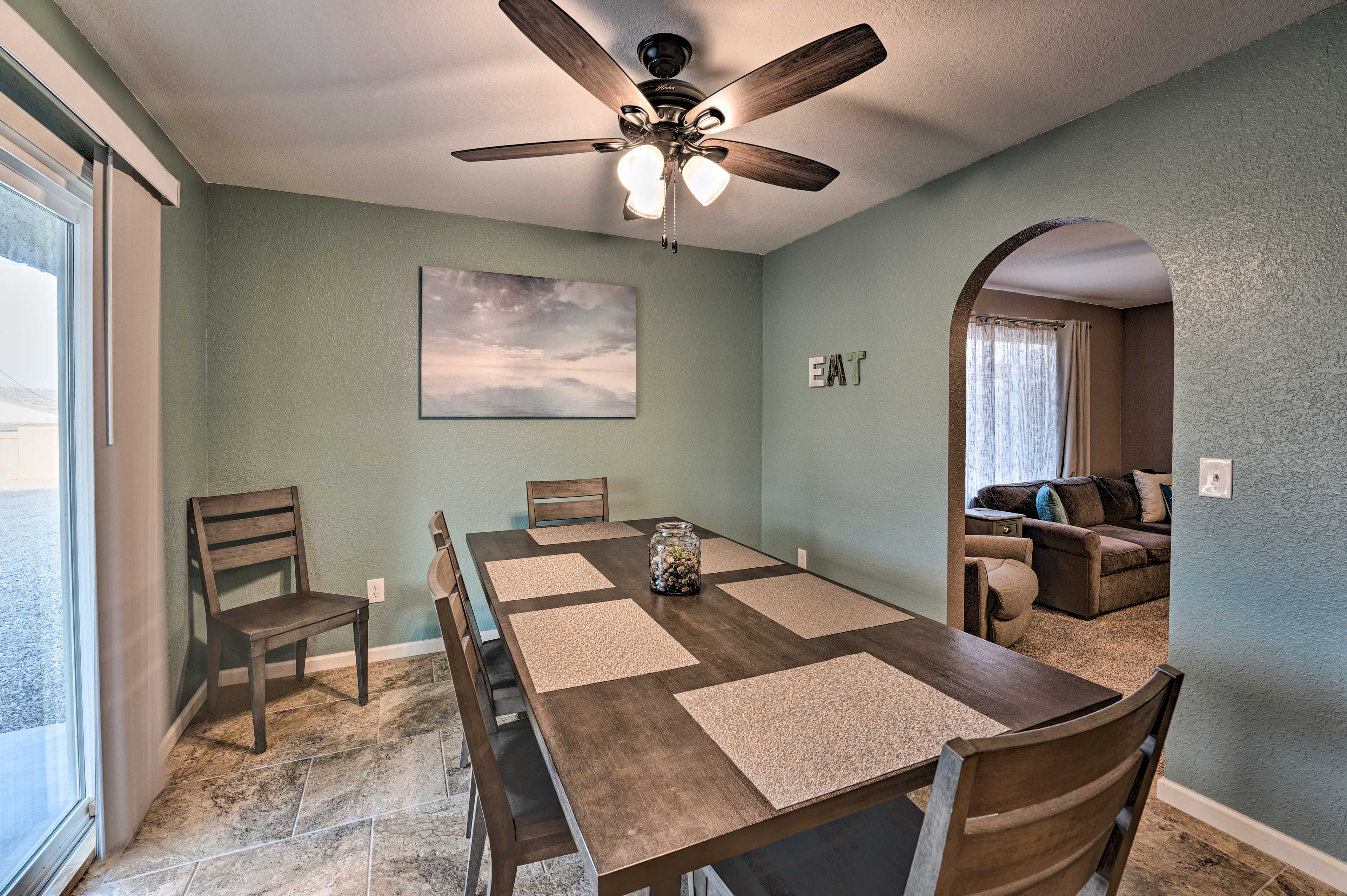 Dining Room | Seating for 6 guests