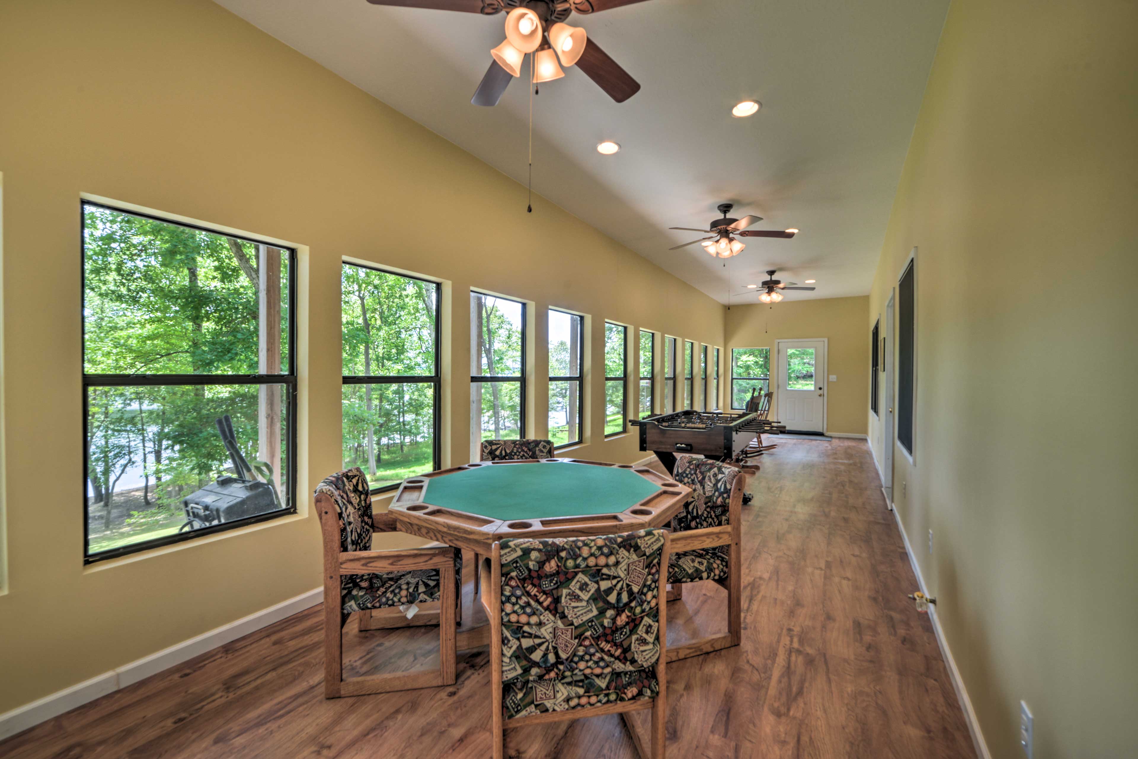 Game Room | Poker Table