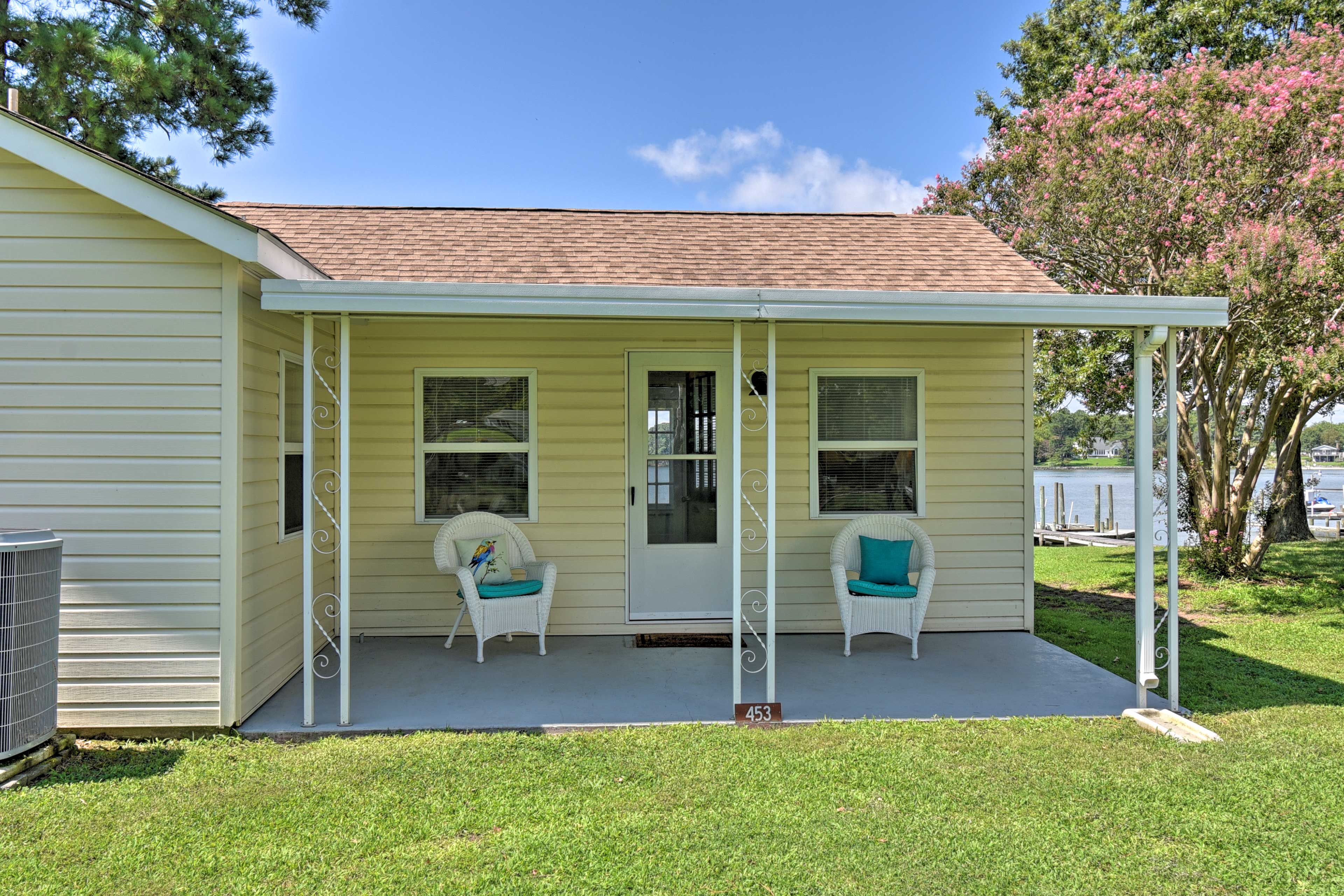 Deltaville Vacation Rental | 1BR | 1BA | 750 Sq Ft | 1 Step to Enter