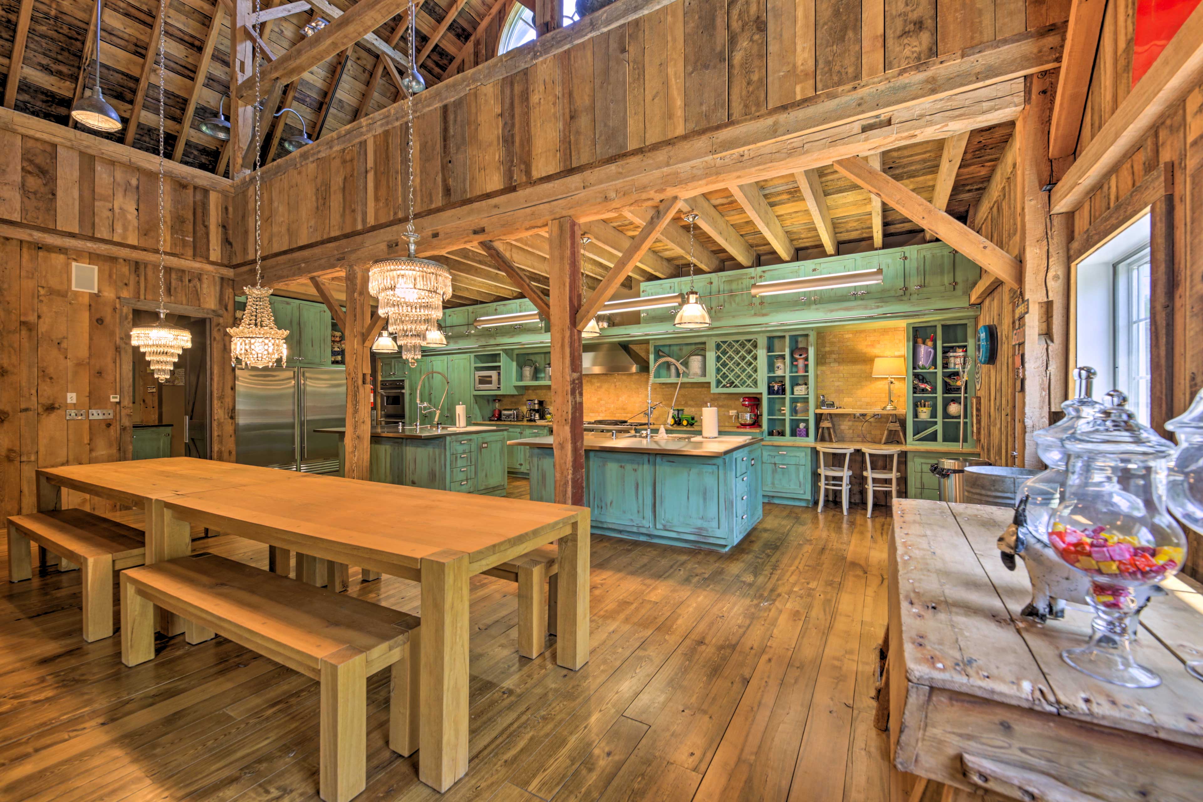 Dining Area | Kitchen