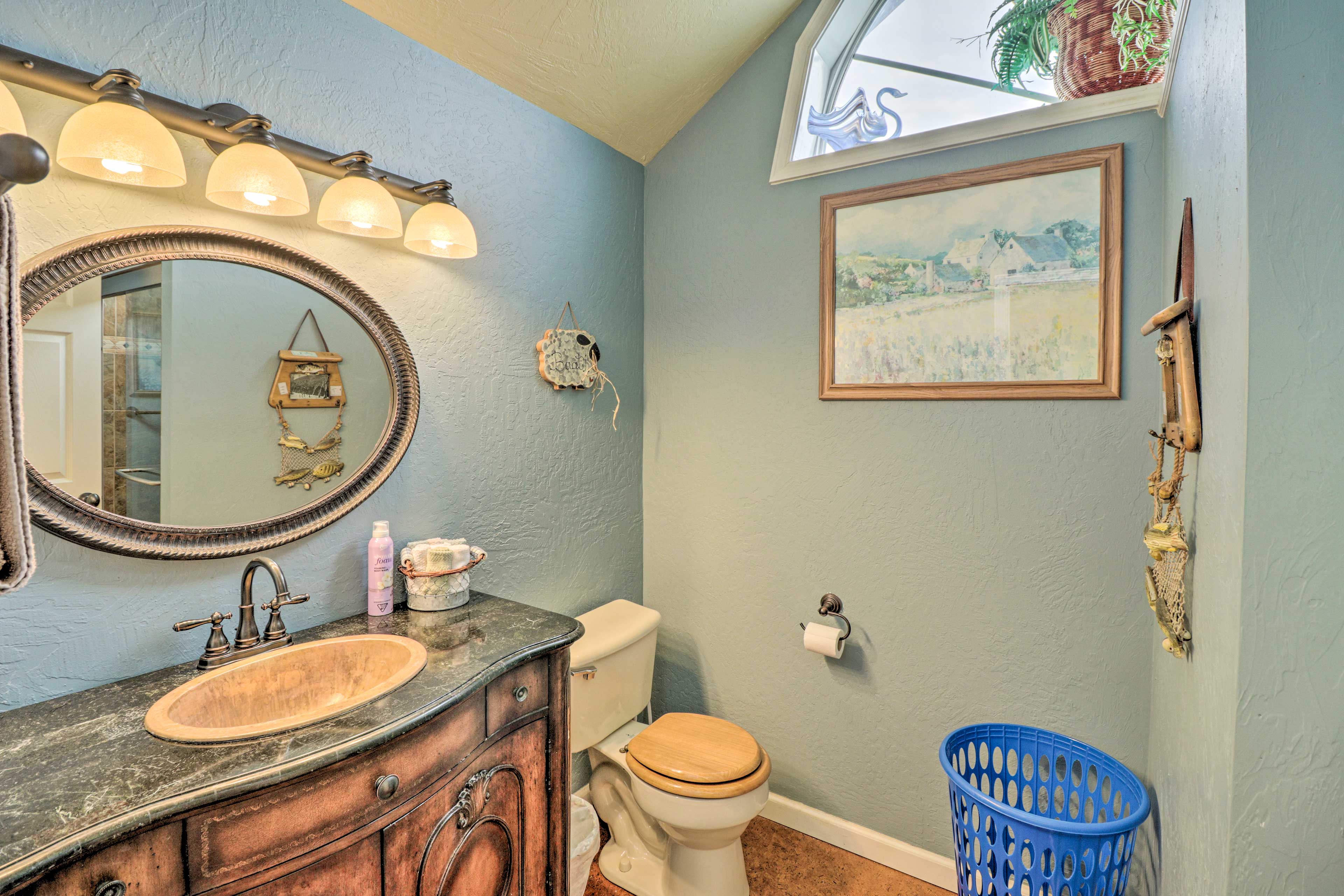 Freshen up in this full bathroom!