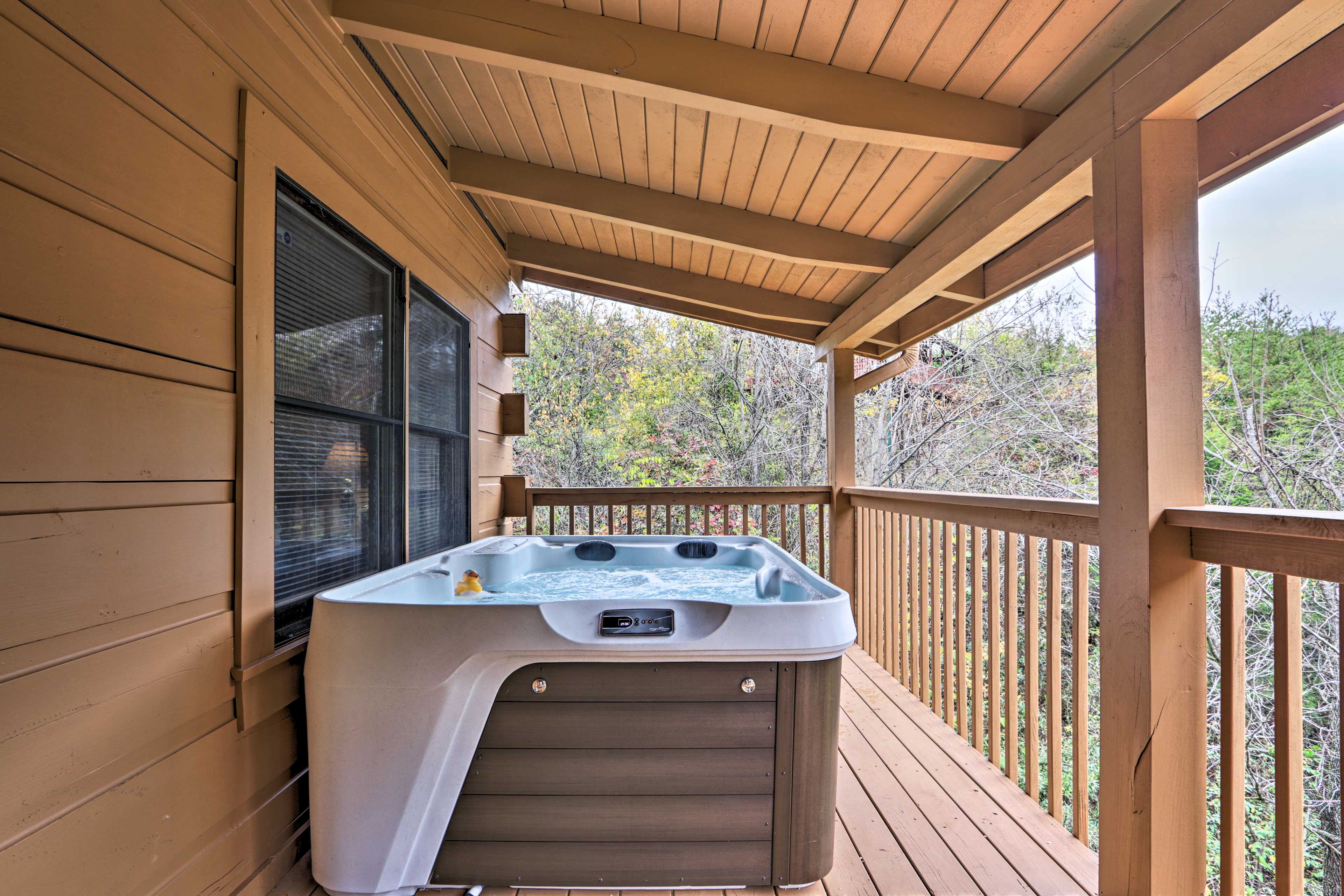 Private Covered Deck | Hot Tub