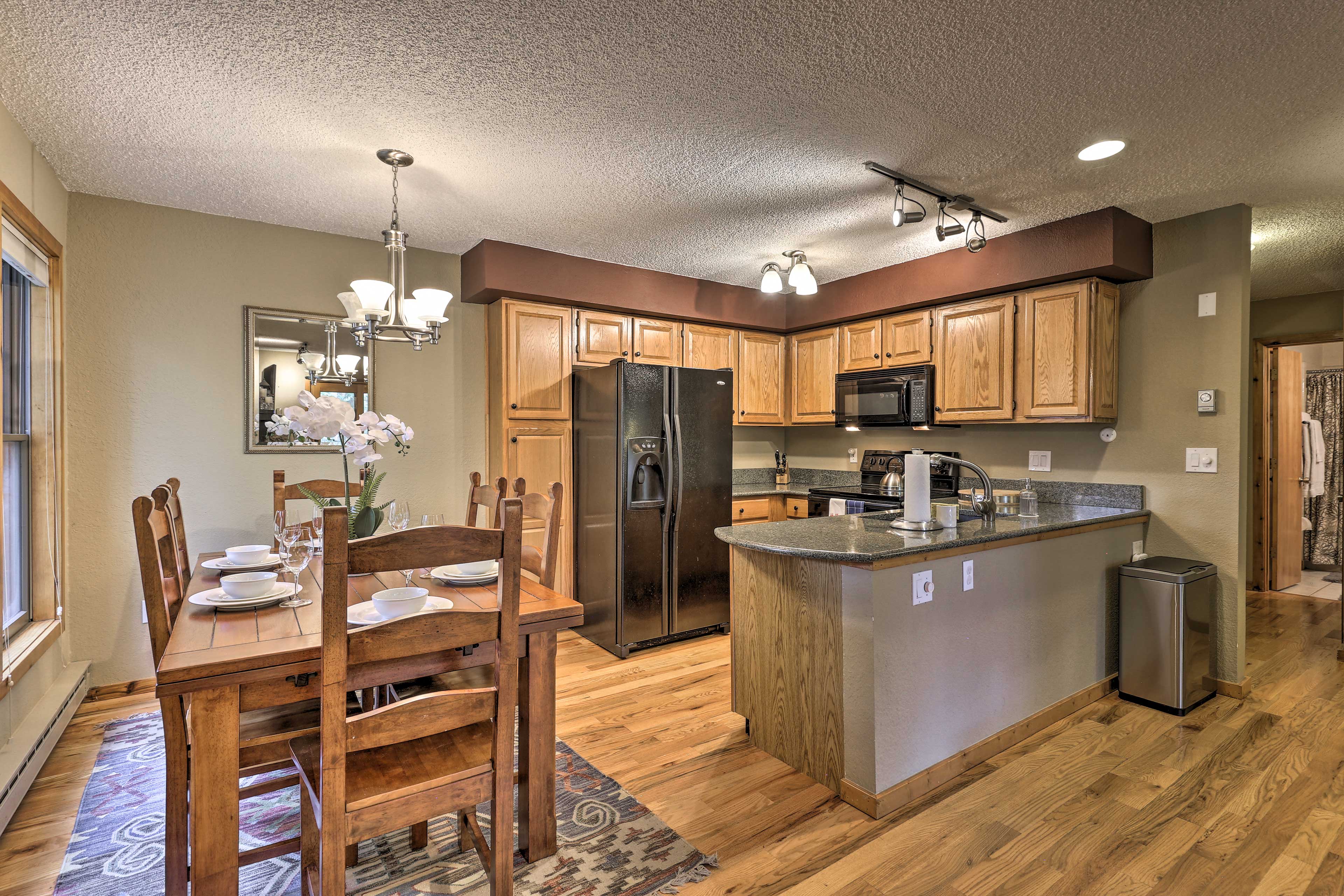 Access to a kitchen & dining space is ideal for saving on food expenses.