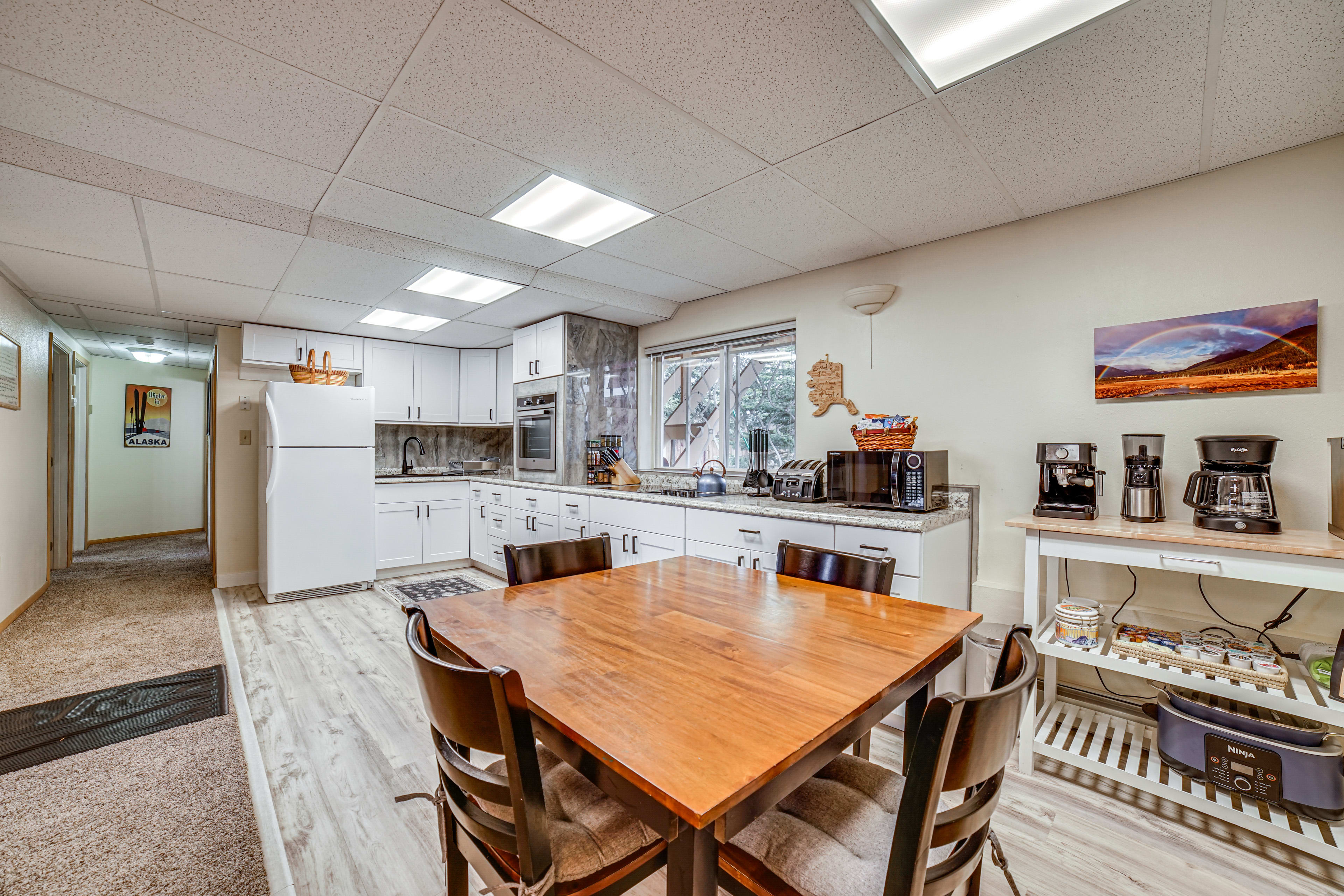 Dining Area | Dishes & Flatware Provided