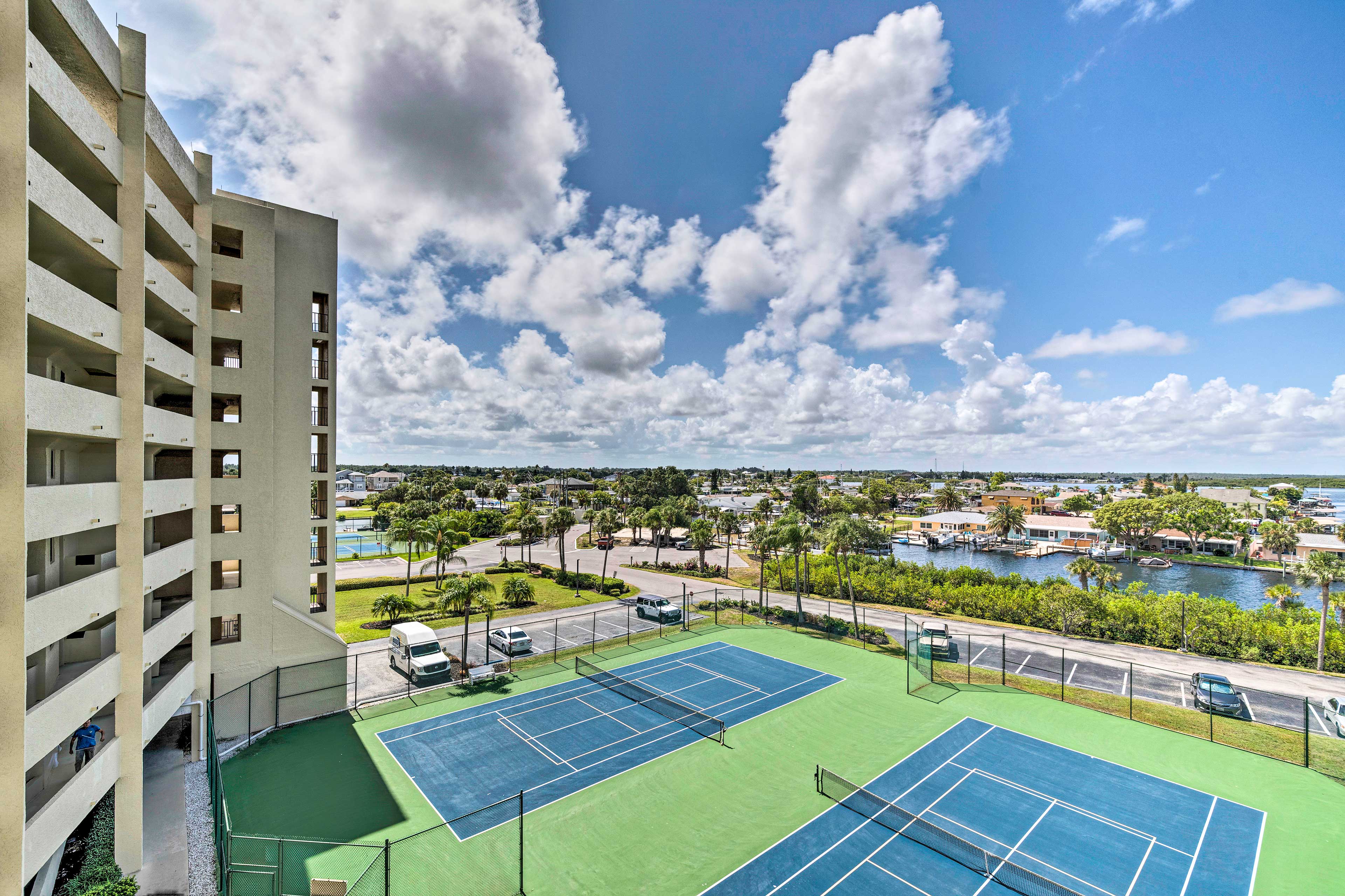 Community Amenities | Outdoor Pool | Tennis & Pickleball Courts | Fitness Center