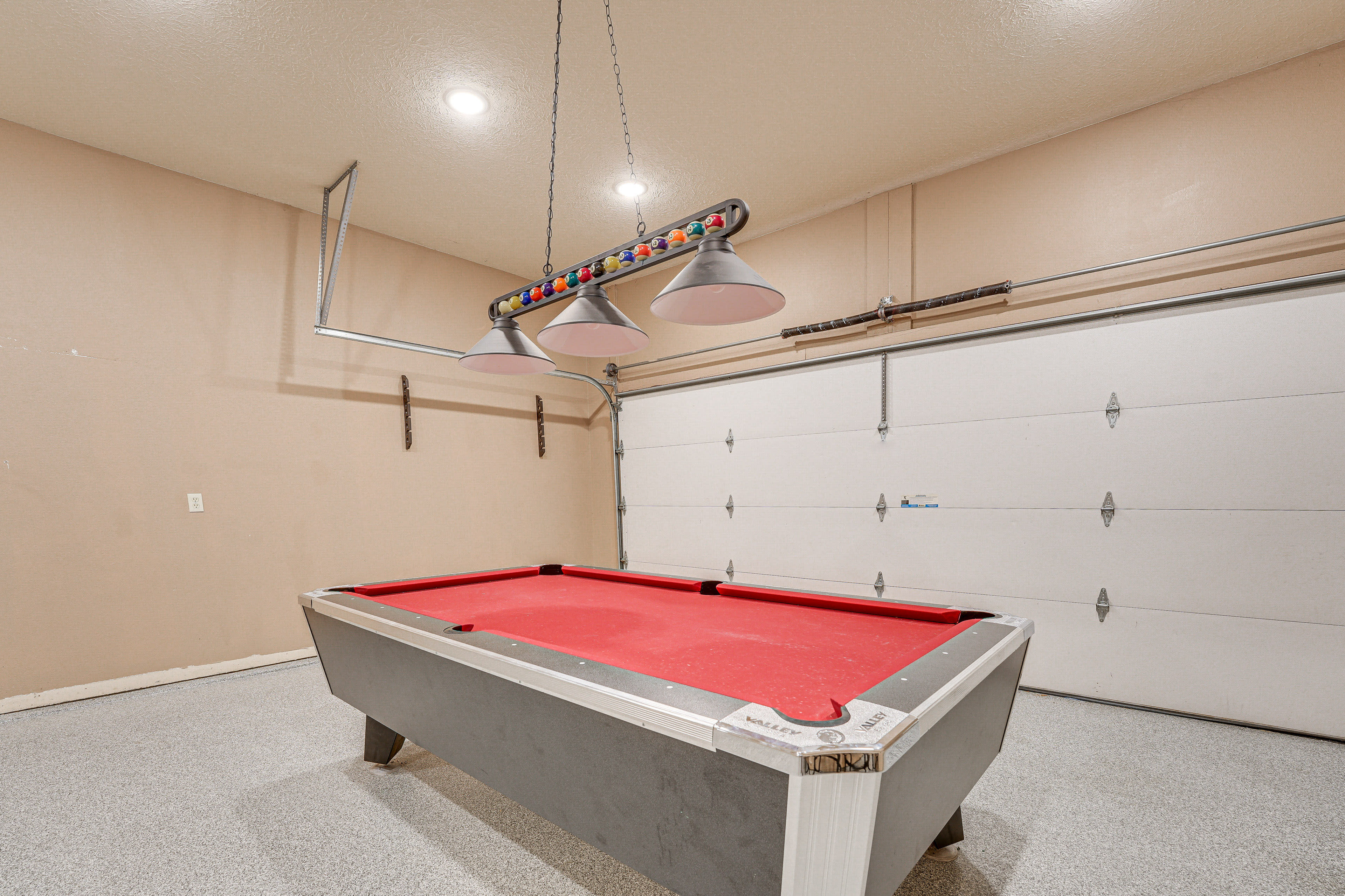 Garage Game Room | Pool Table