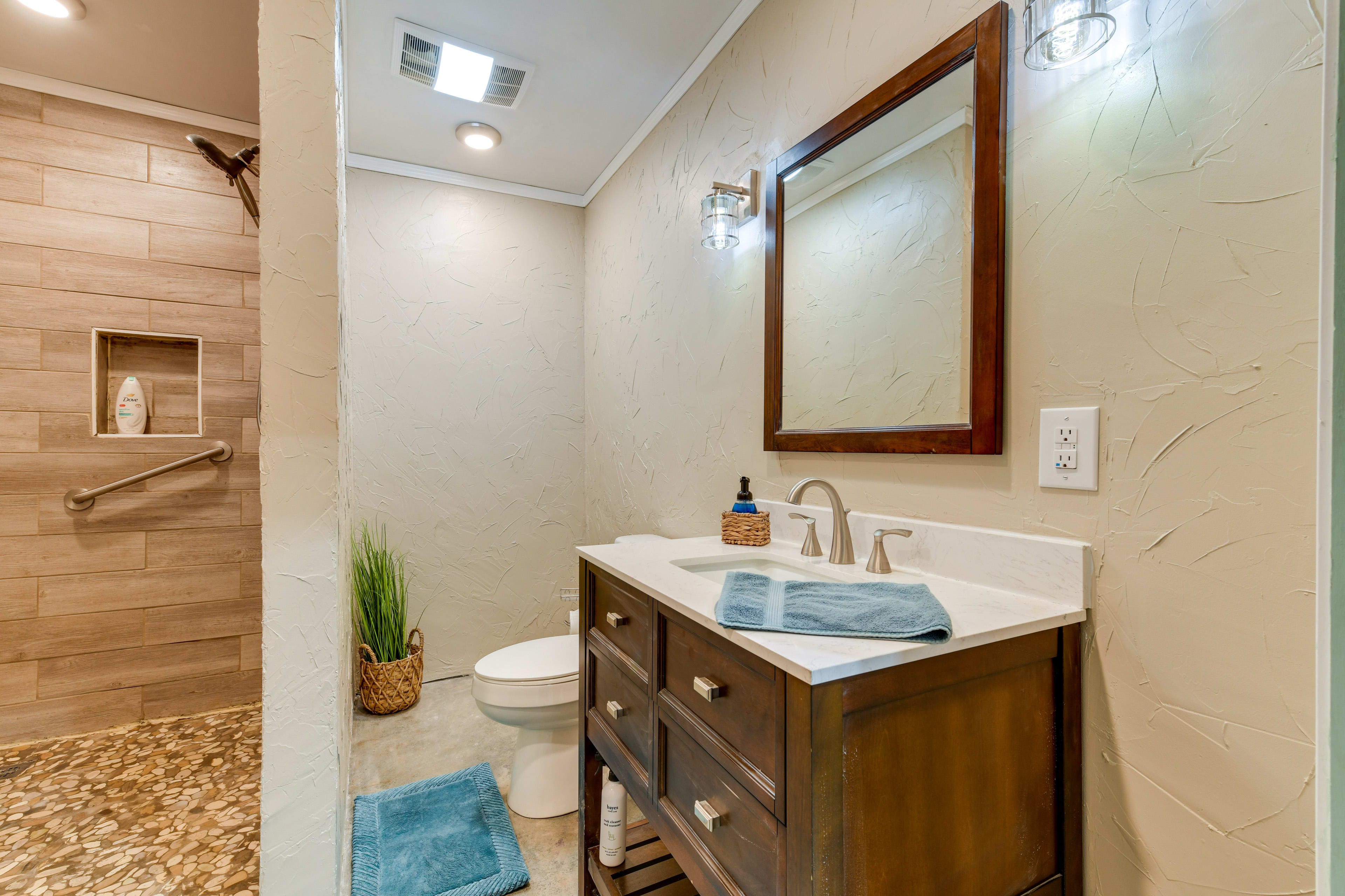 Full Bathroom | Lower Level