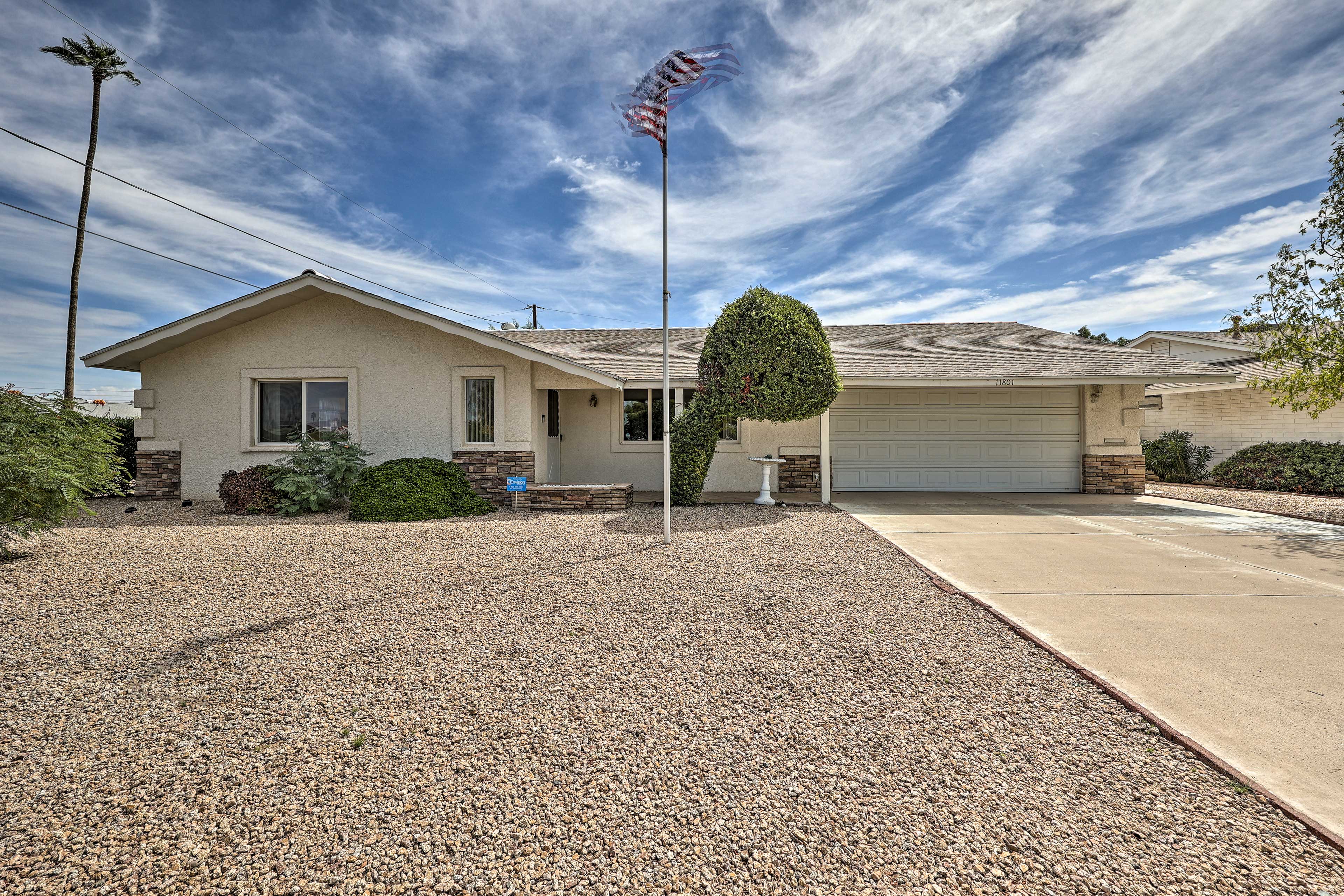 Home Exterior | Garage & Driveway Parking