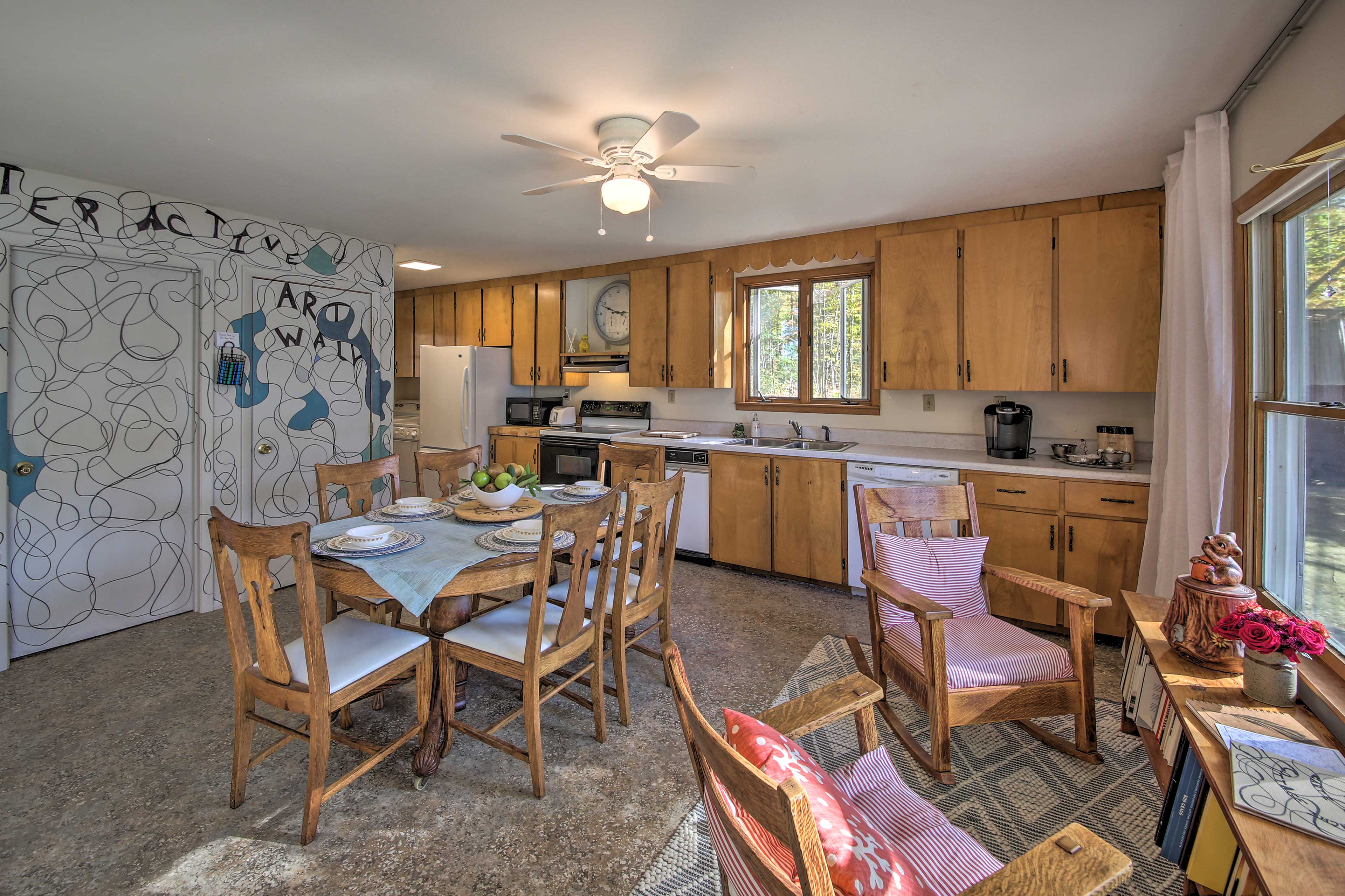 Fully Equipped Kitchen | Ceiling Fan | Toaster