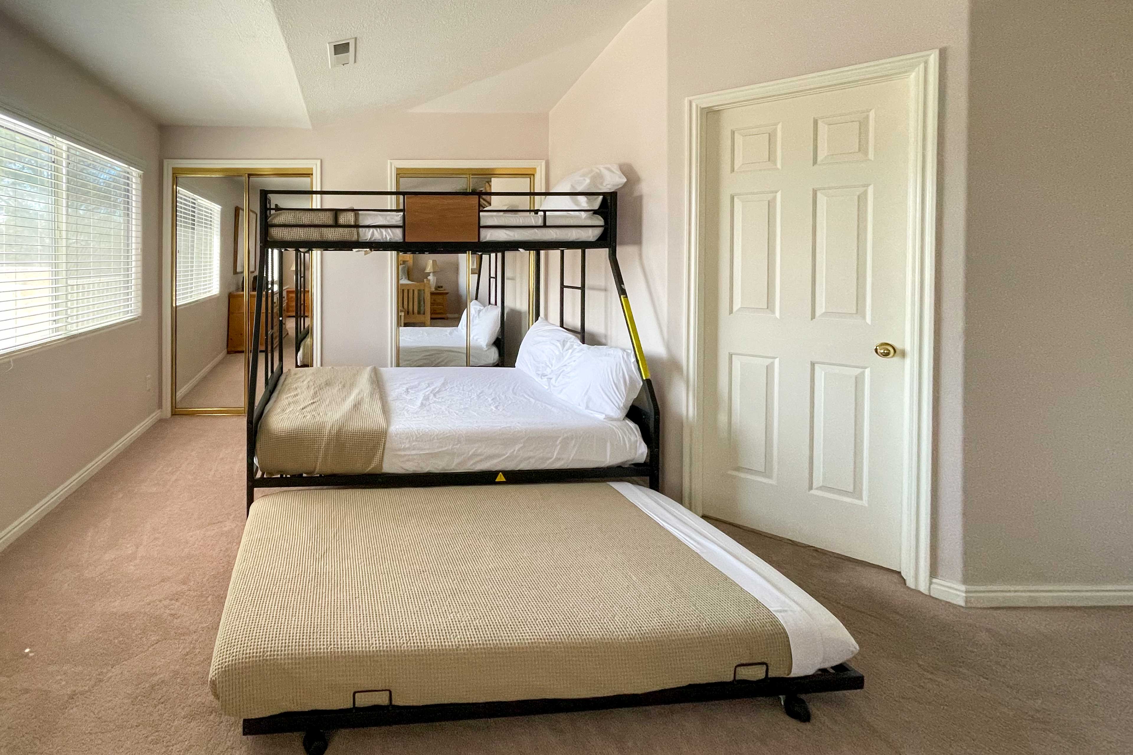 Bedroom 2 | King Bed | Twin/Full Bunk Bed w/ Twin Trundle Bed