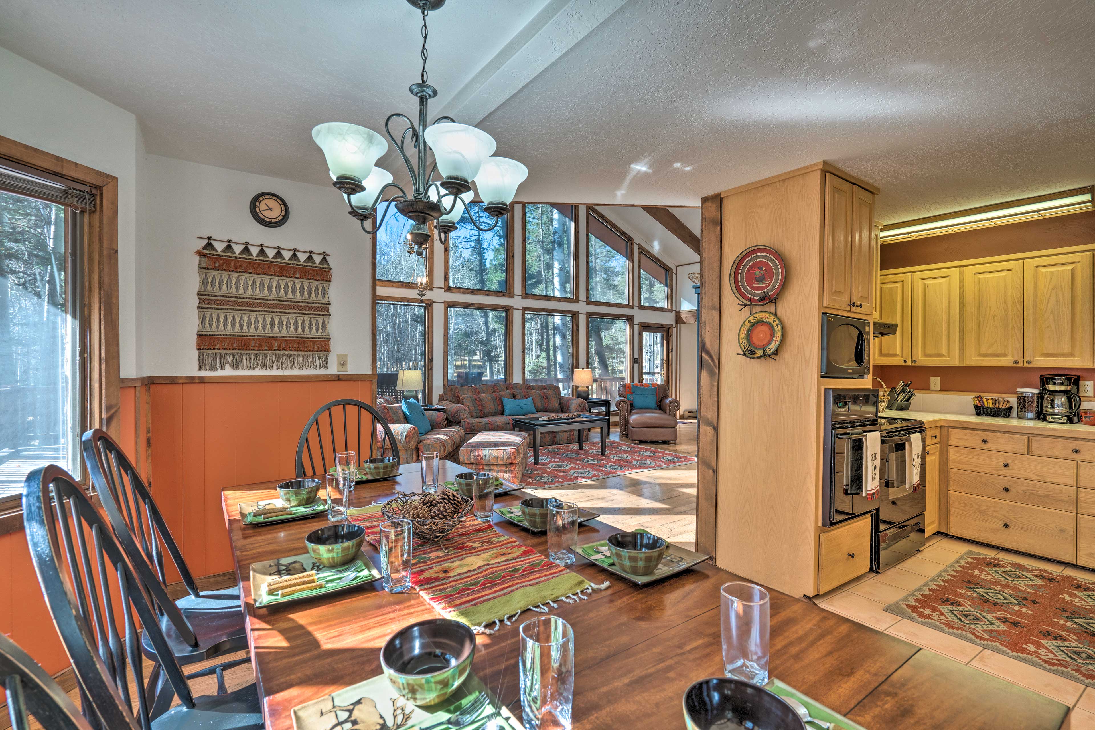 Kitchen | 8-Seat Dining Table