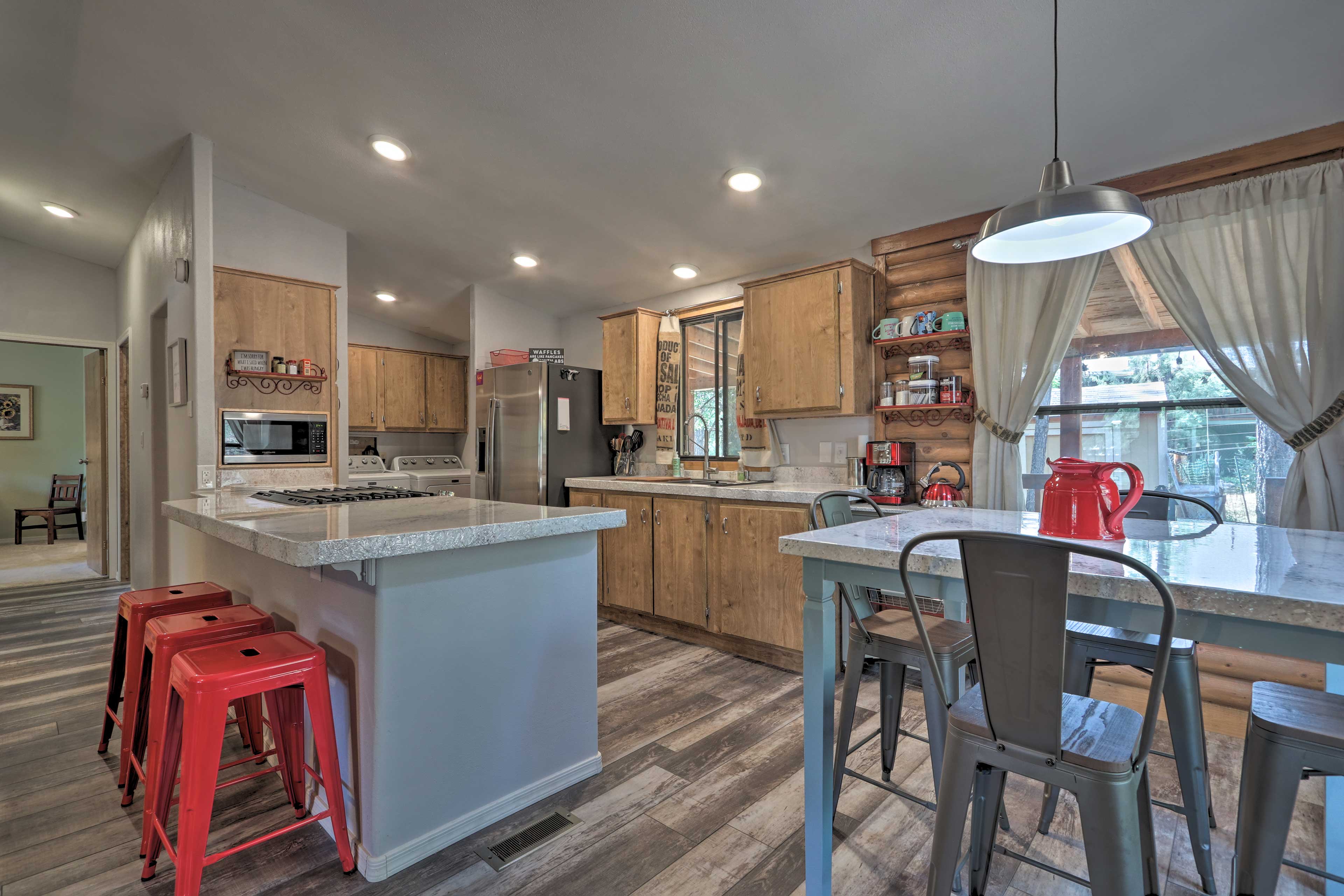 Well-Equipped Kitchen | Faux Granite Countertops | Stainless Steel Appliances