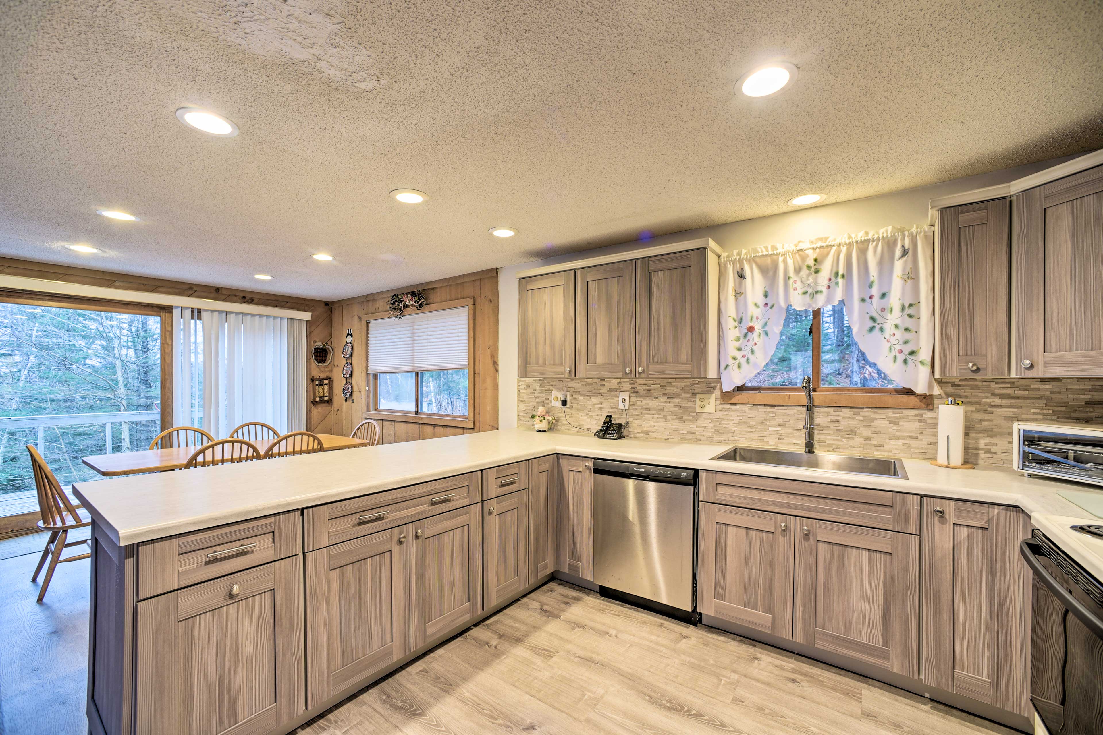 Fully Equipped Kitchen | Telephone | Toaster Oven