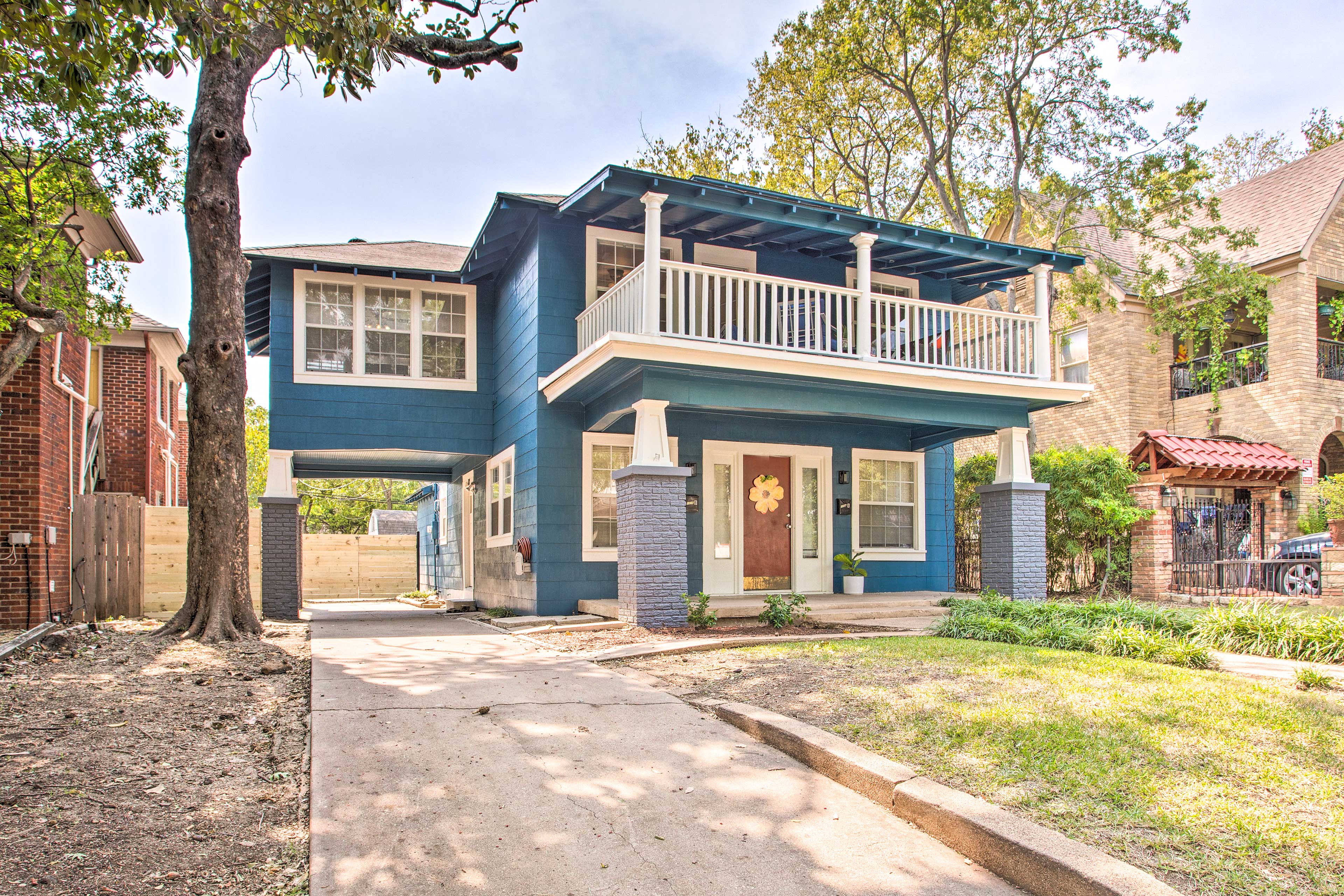 Dallas Vacation Rental | 2 BR | 1 BA | 1,200 Sq Ft | 2nd Floor