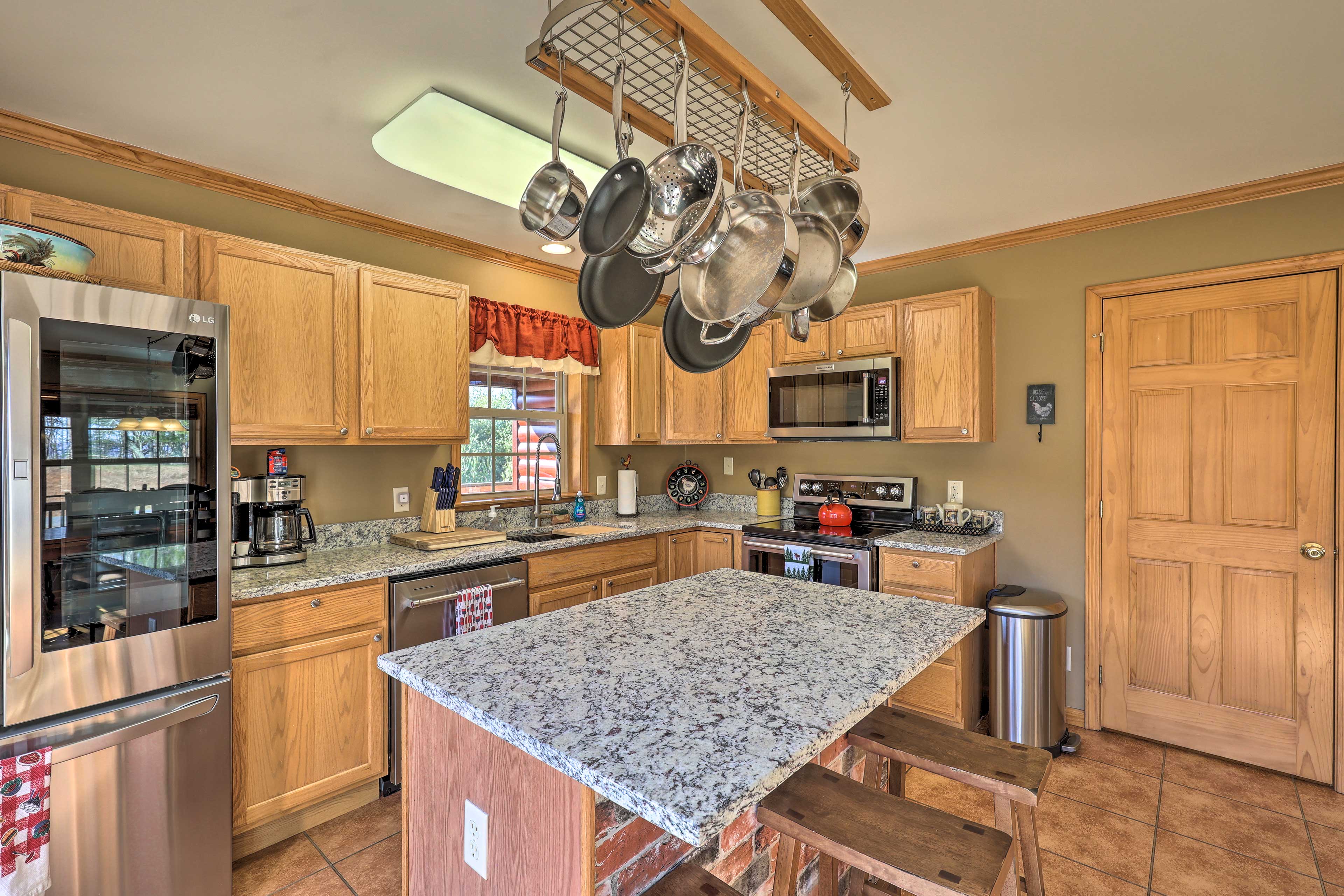 Main Kitchen | Fully Equipped | Cookware & Dishware Provided