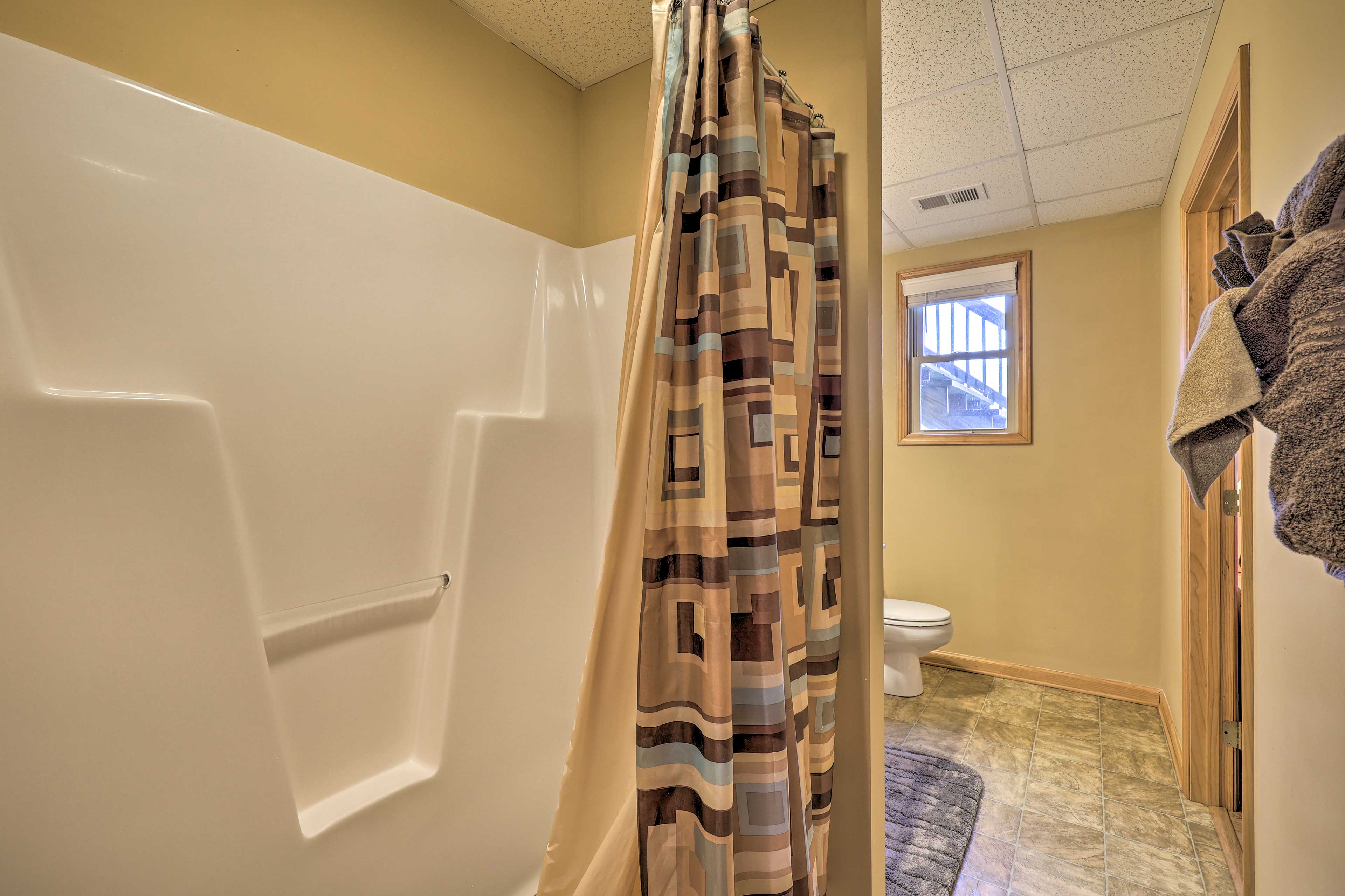 Full Bathroom | Lower-Level | Grab Rails in Shower