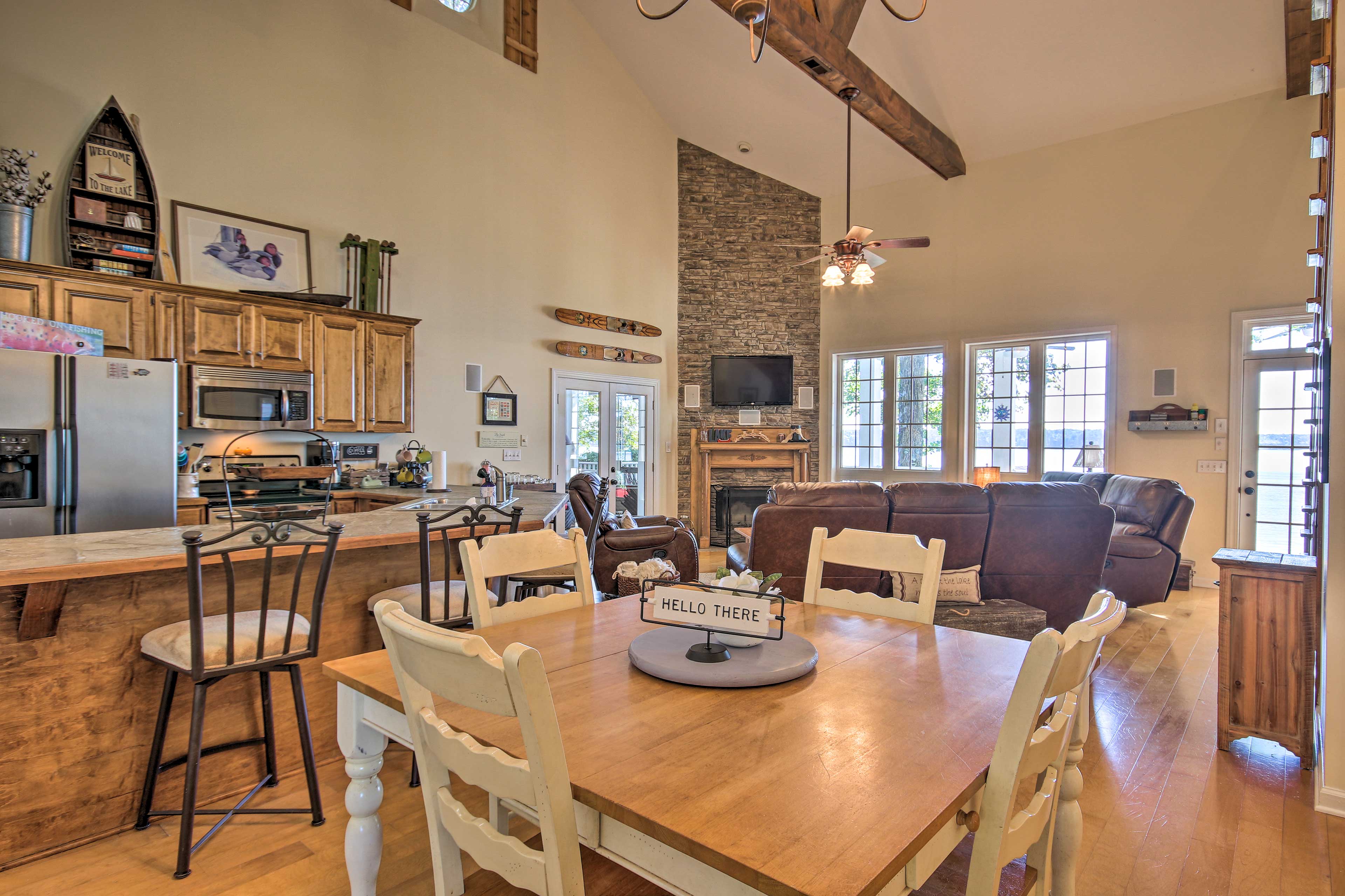 Dining Room | Dishware/Flatware Provided