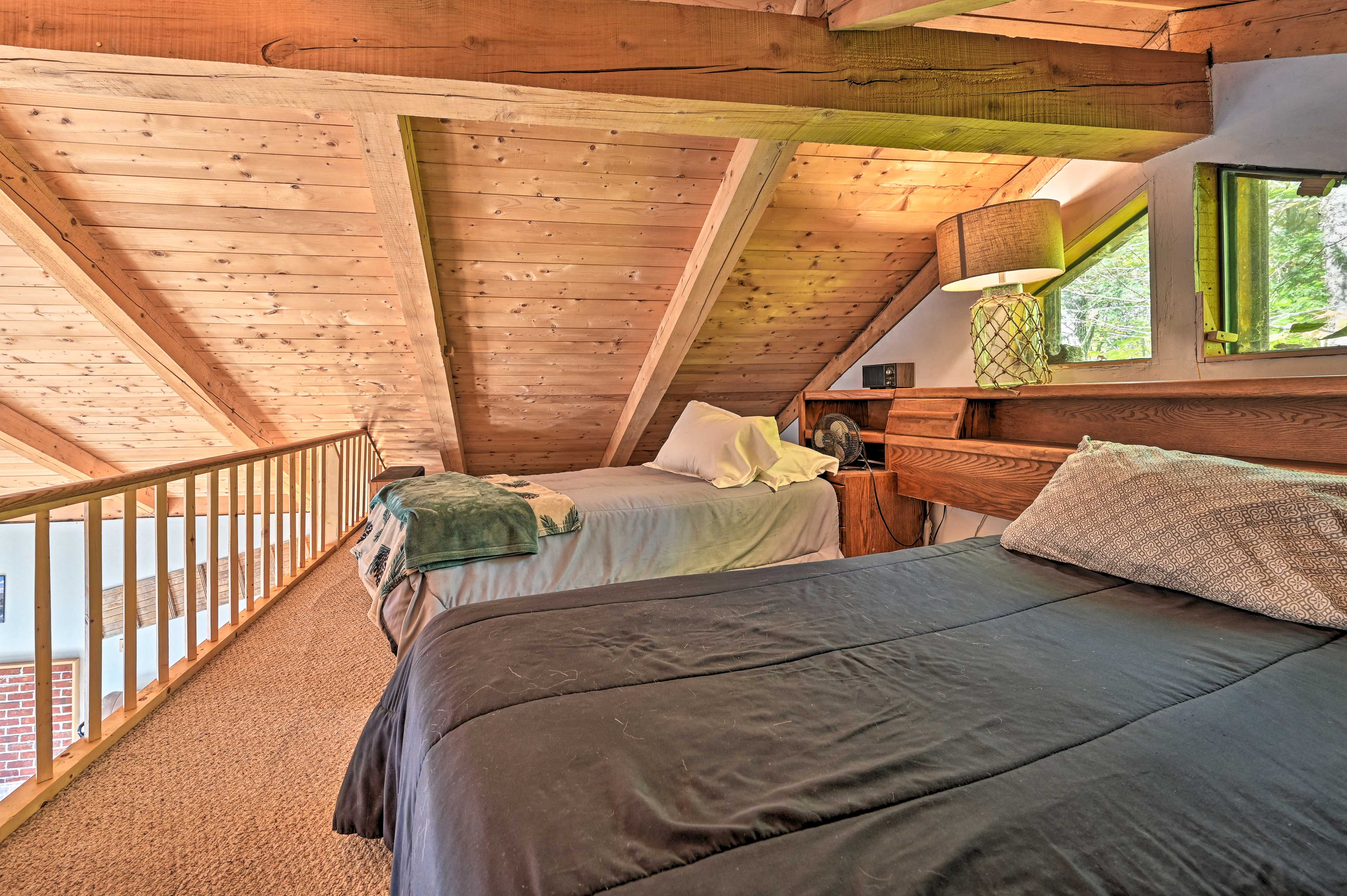 Sleeping Loft | 2 Twin Beds