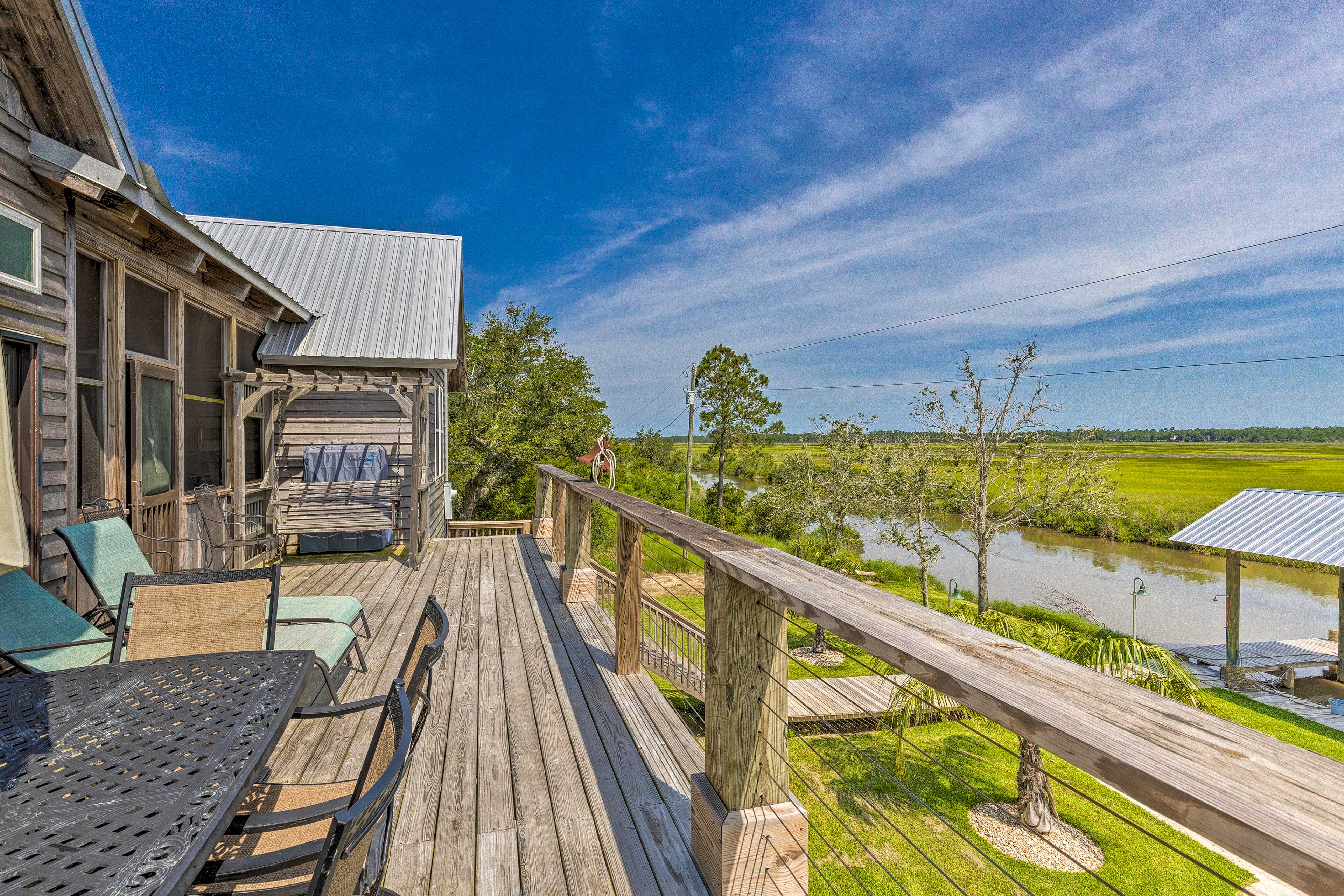 Deck | Lounge Areas