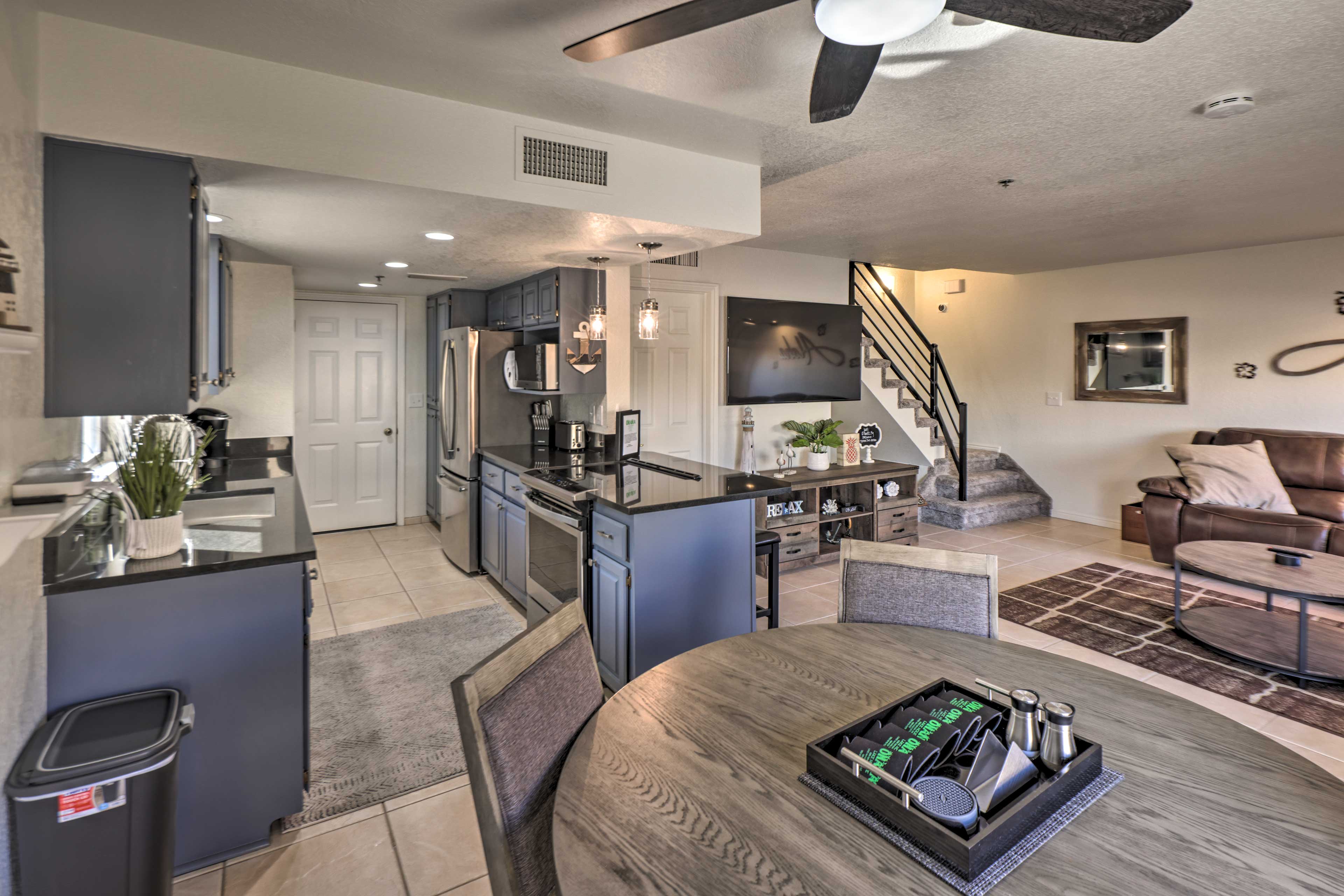 Fully Equipped Kitchen | Dining Area