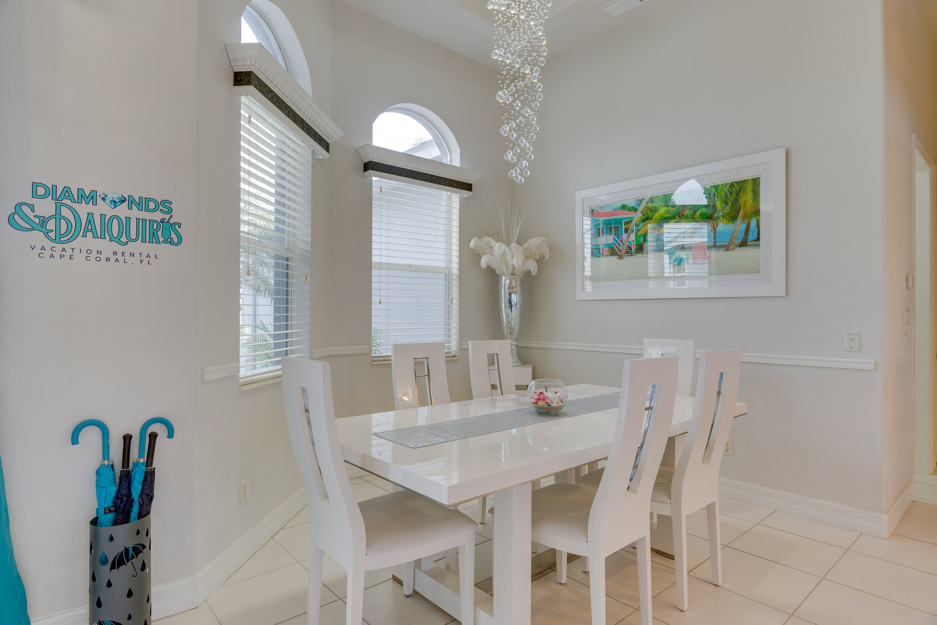 Living Room | 6-Person Dining Table