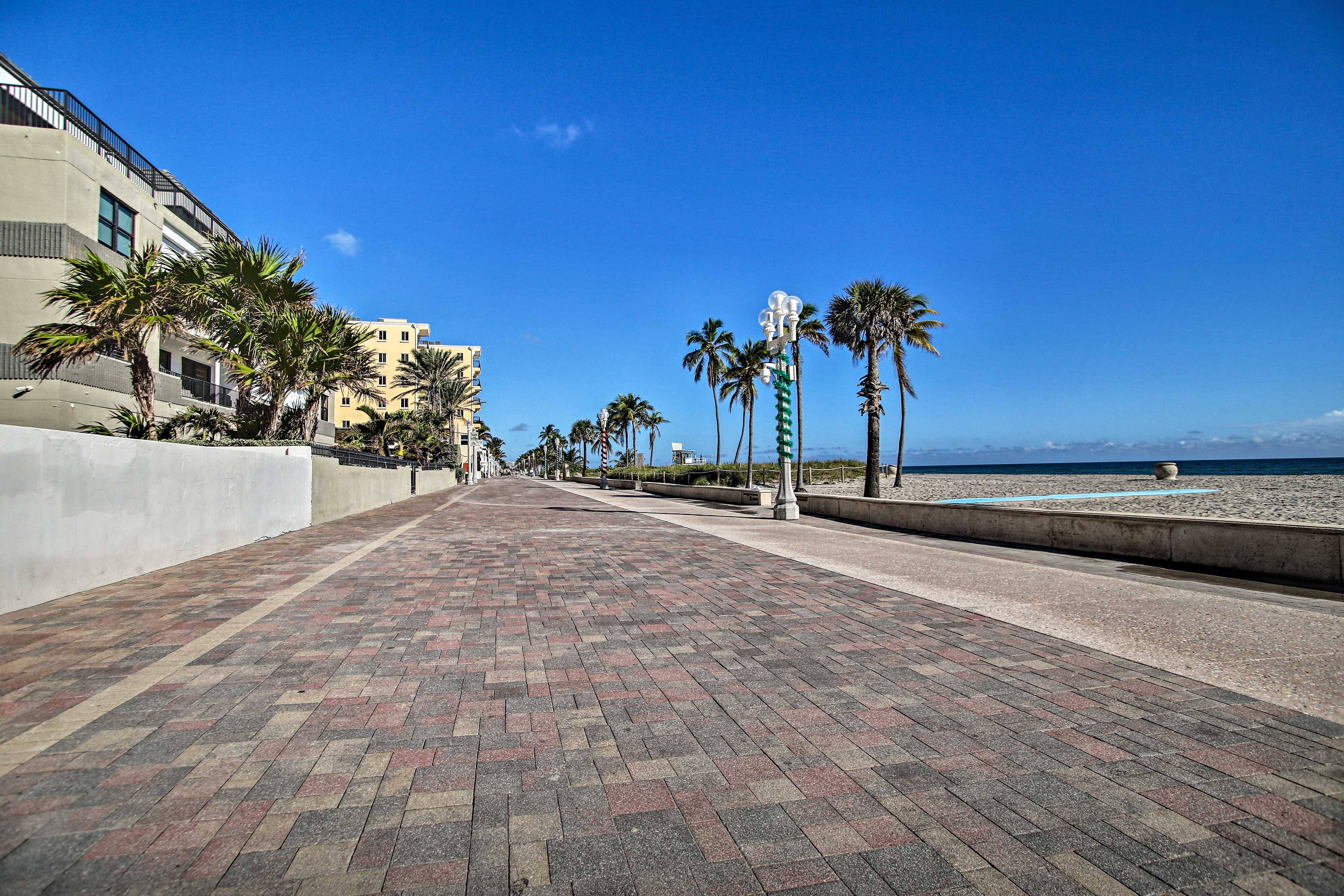 Half-Block to Beach & Boardwalk