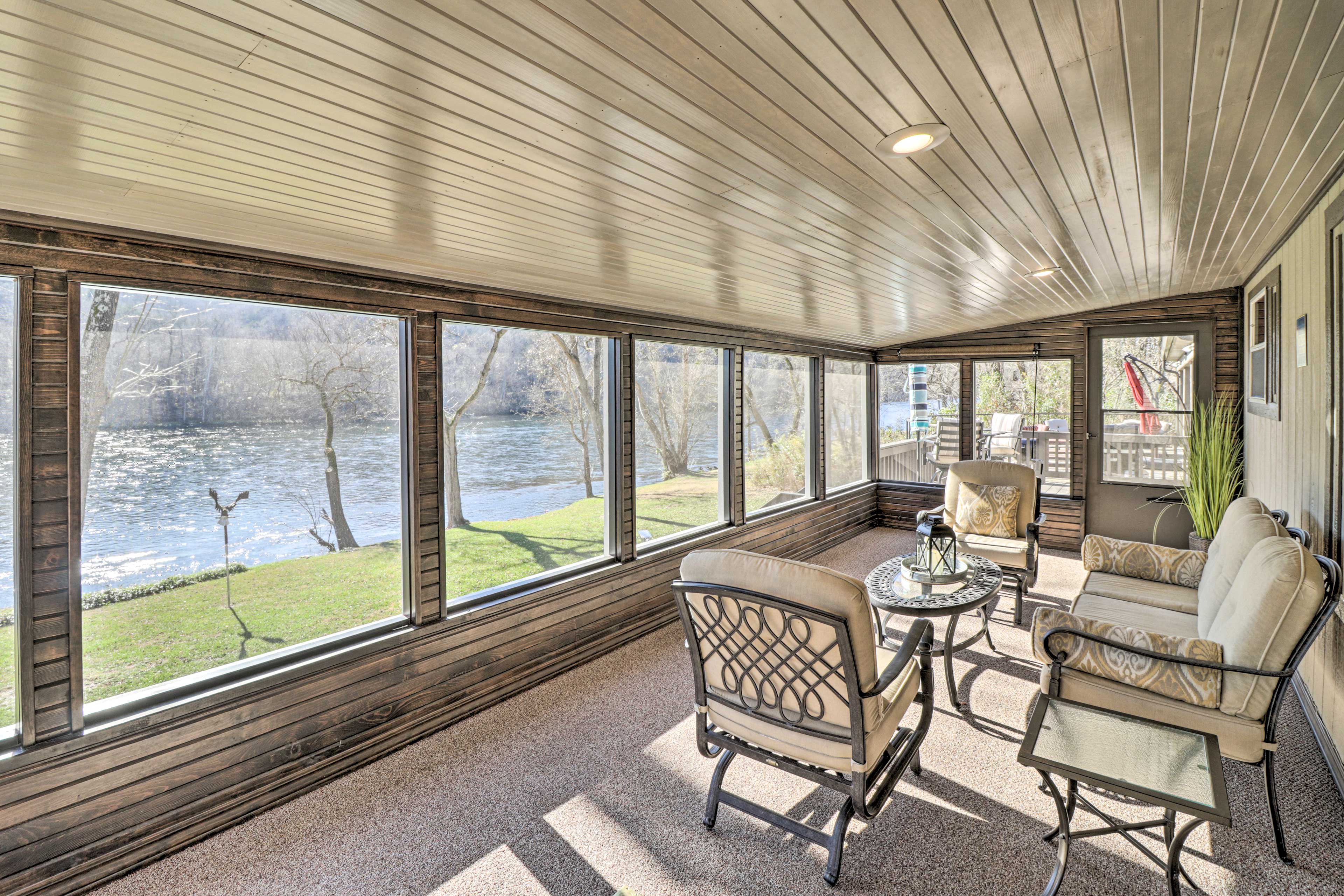 Sunroom | Wall-to-Wall Windows