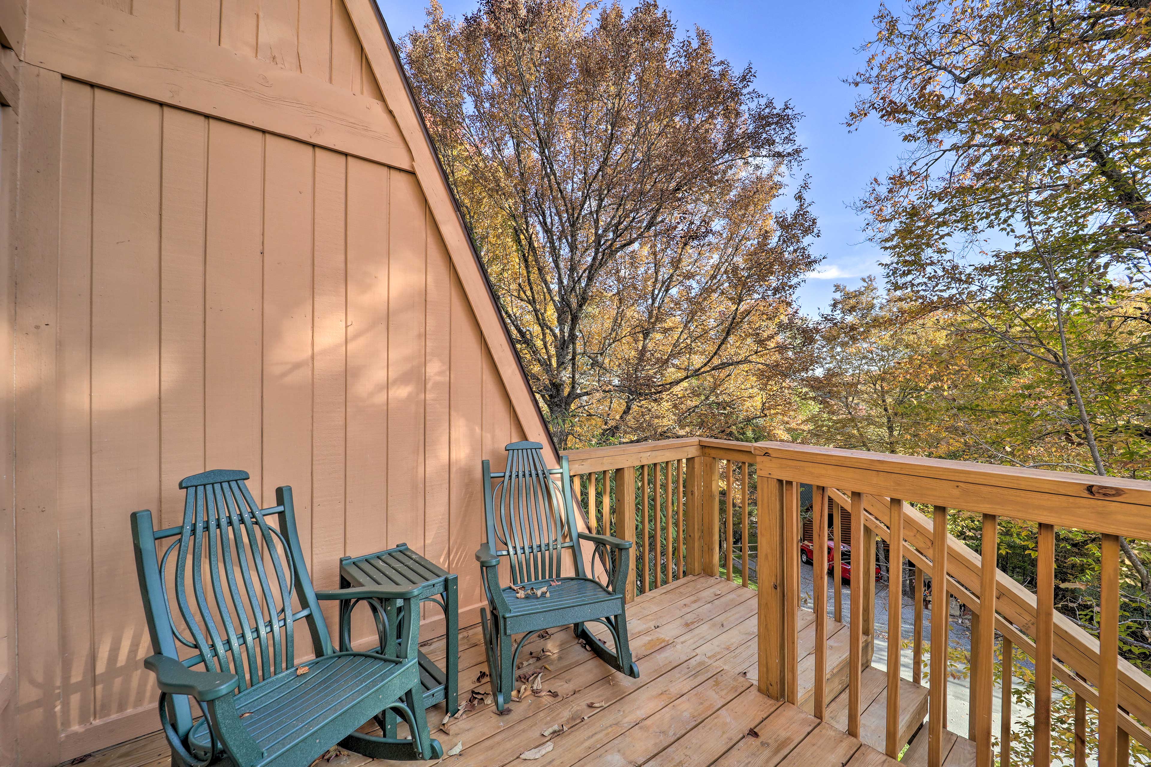 Condo Exterior | Private Deck | Beech Mountain Resort 0.8 Miles Away